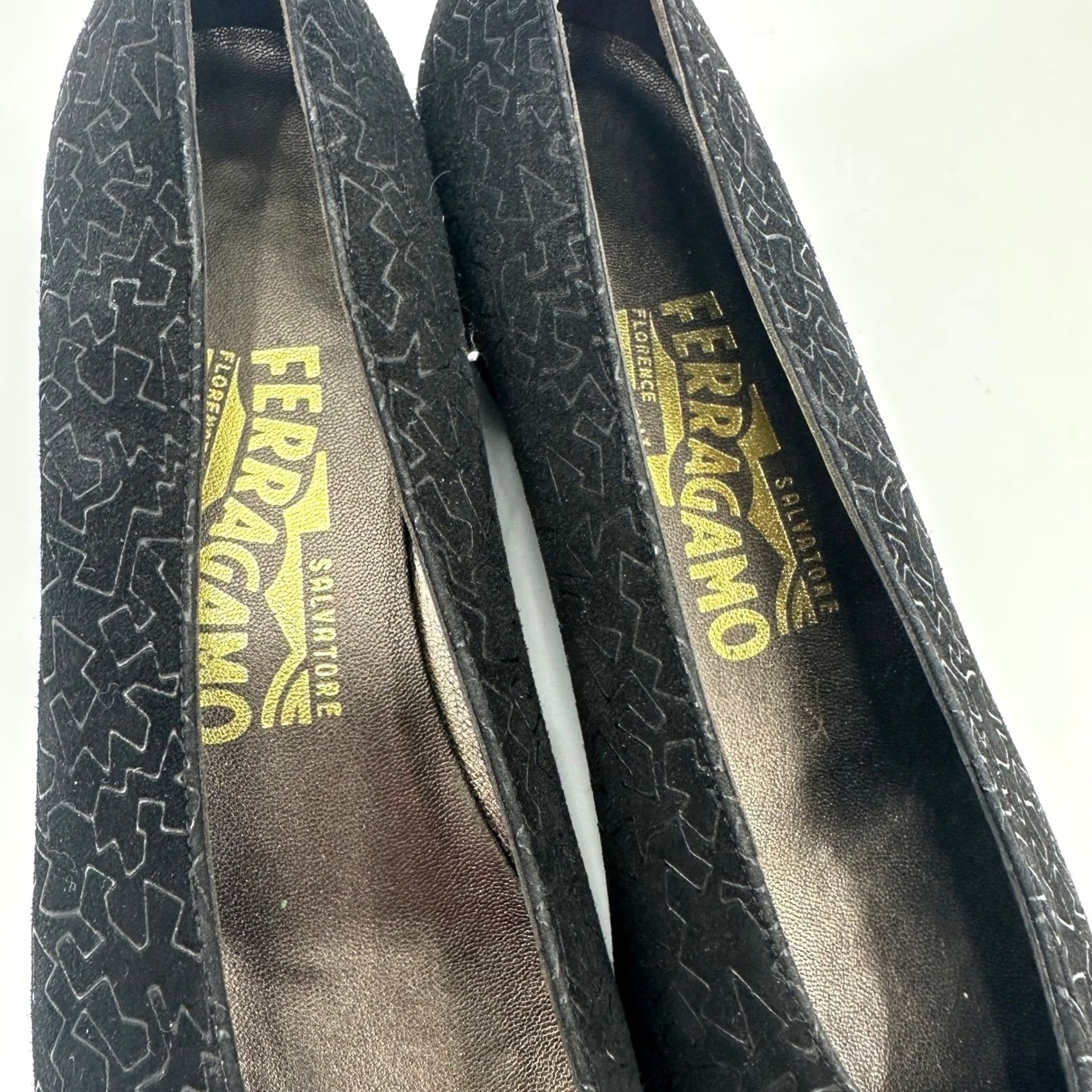 Salvatore Ferragamo Salvatore Ferragamo Pumps Size 7 1/2 AAA Black Suede Gancini Pattern Block Heel Size US 8 / IT 38 - 6 Thumbnail