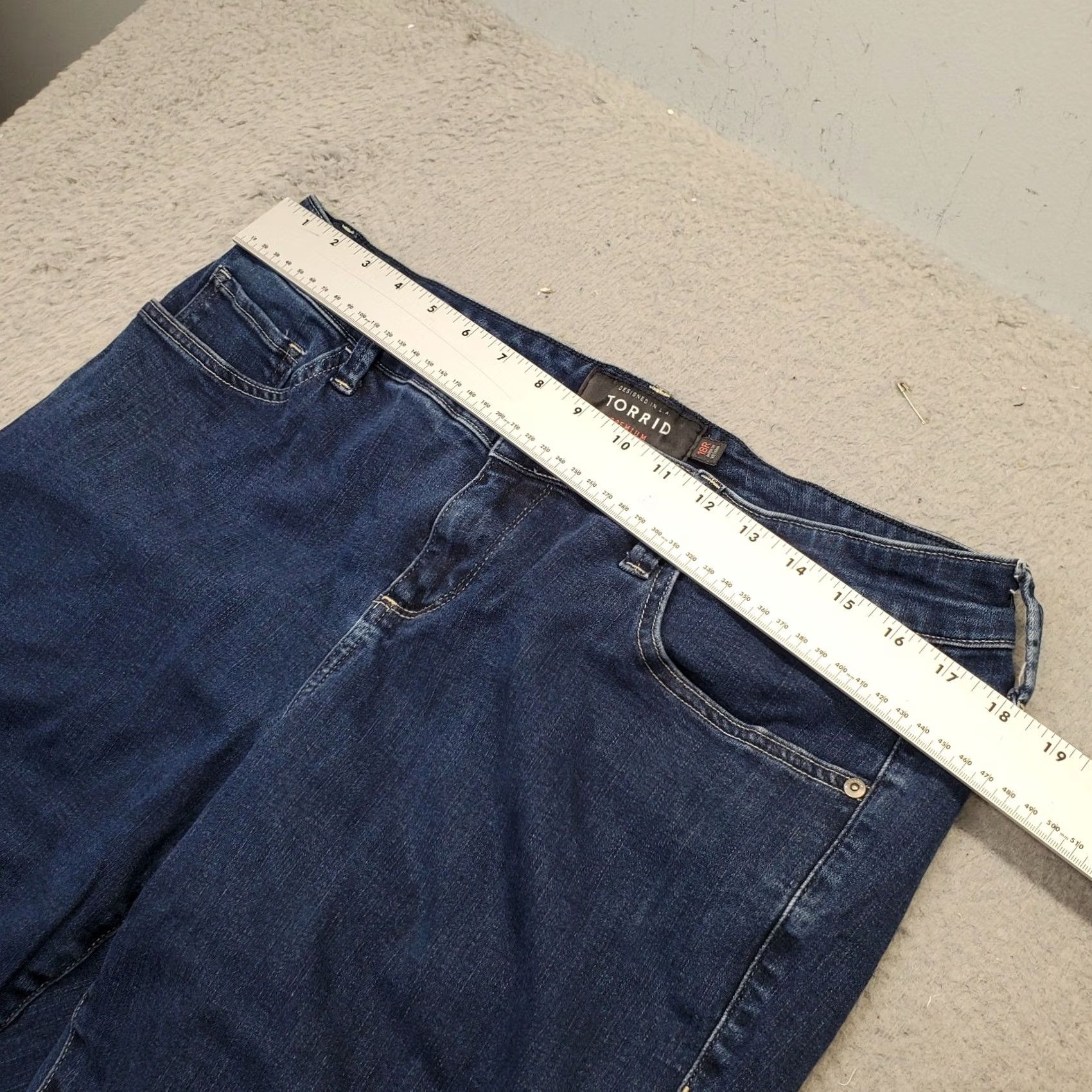 Torrid Torrid Premium Jeans Women 18R Blue Denim Medium Wash Ankle Zip Tapered Leg Jeans Size 40" / US 18 - 3 Thumbnail