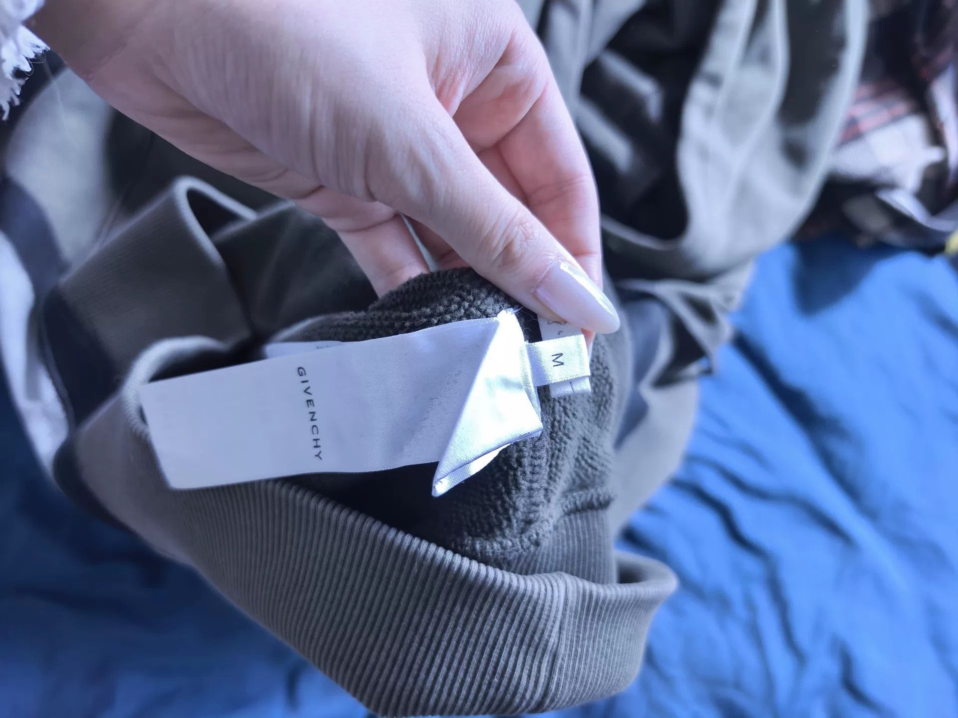 Givenchy givenchy olive green graphic sweatshirt Size US M / EU 48-50 / 2 - 4 Thumbnail