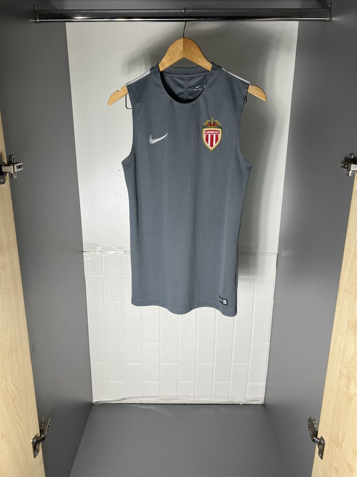 Nike VINTAGE NIKE FC AS MONACO FRANCE RETRO SOCCER JERSEY Y2K 90s Size US S / EU 44-46 / 1 - 2 Thumbnail
