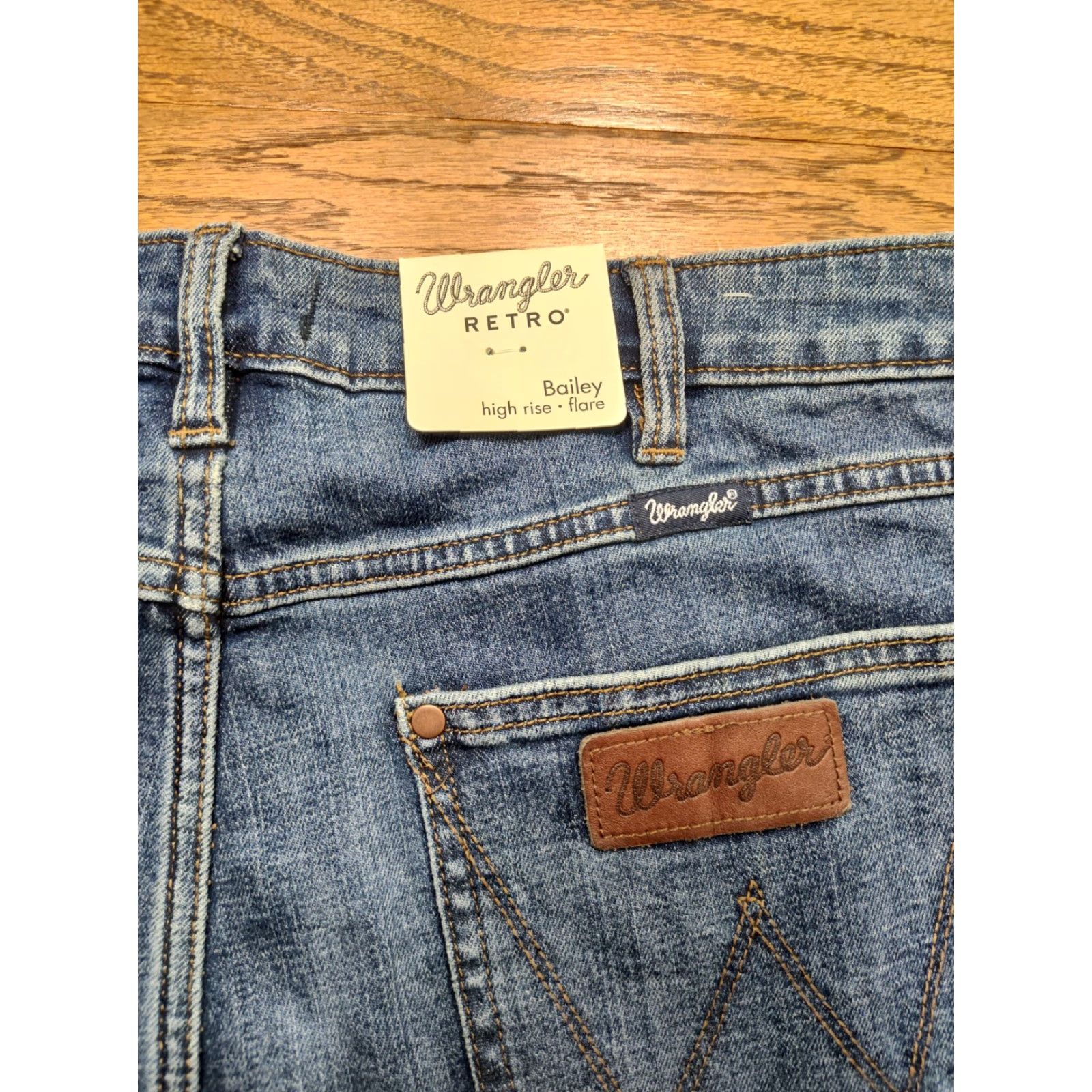 Wrangler NWT Wrangler Bailey High Rise Retro Flare Jeans Denim Western Womens Tag 31x36 Size 24" / US 00 / IT 34 - 4 Thumbnail