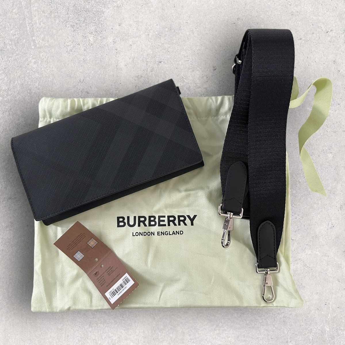 Burberry Burberry Plaid Wallet Crossbody Bag Size ONE SIZE - 1 Thumbnail