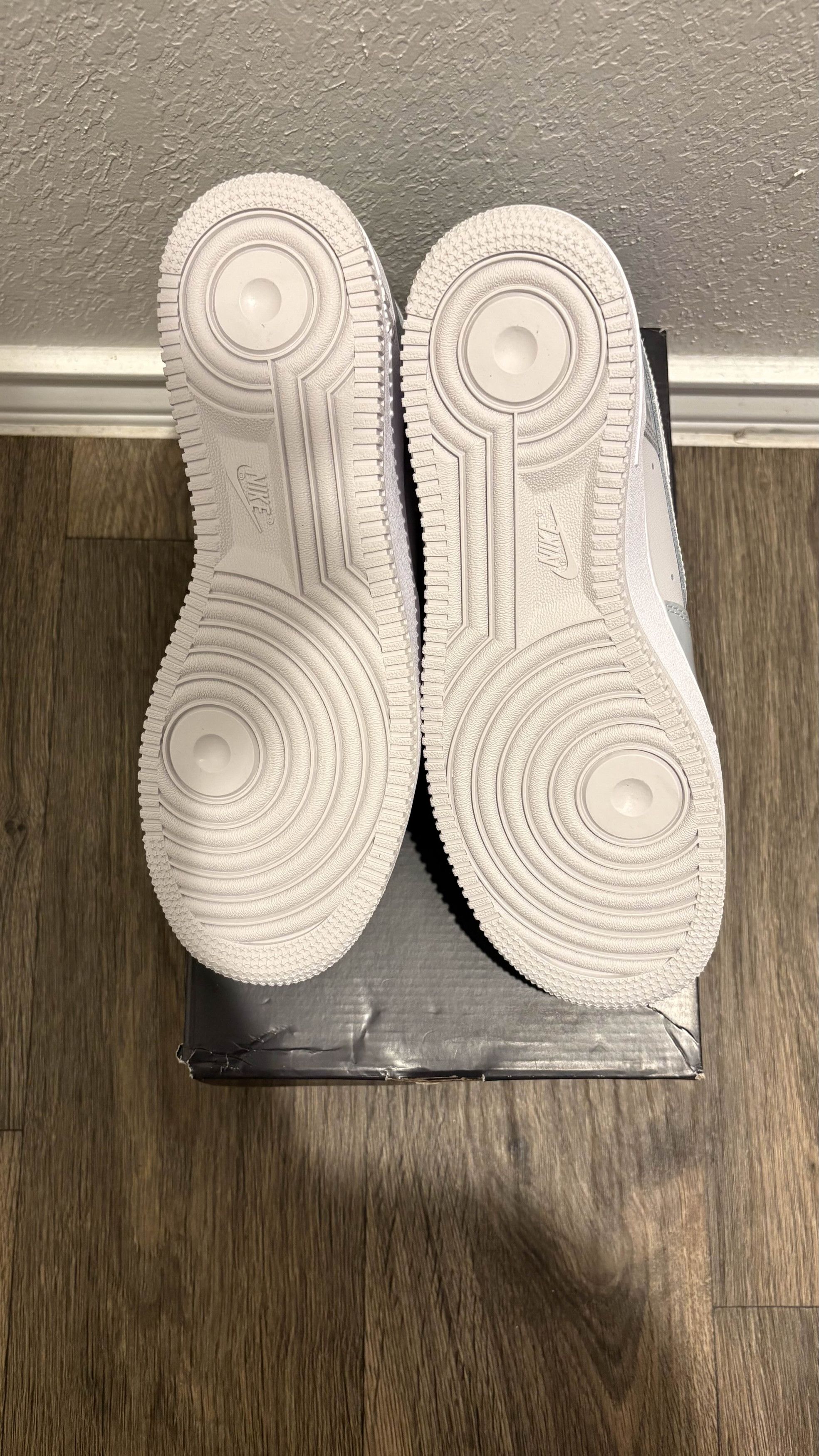 Nike Air Force 1 '07 LV8 "Wolf Grey" /Sz 8.5 Size US 8.5 / EU 41-42 - 3 Thumbnail
