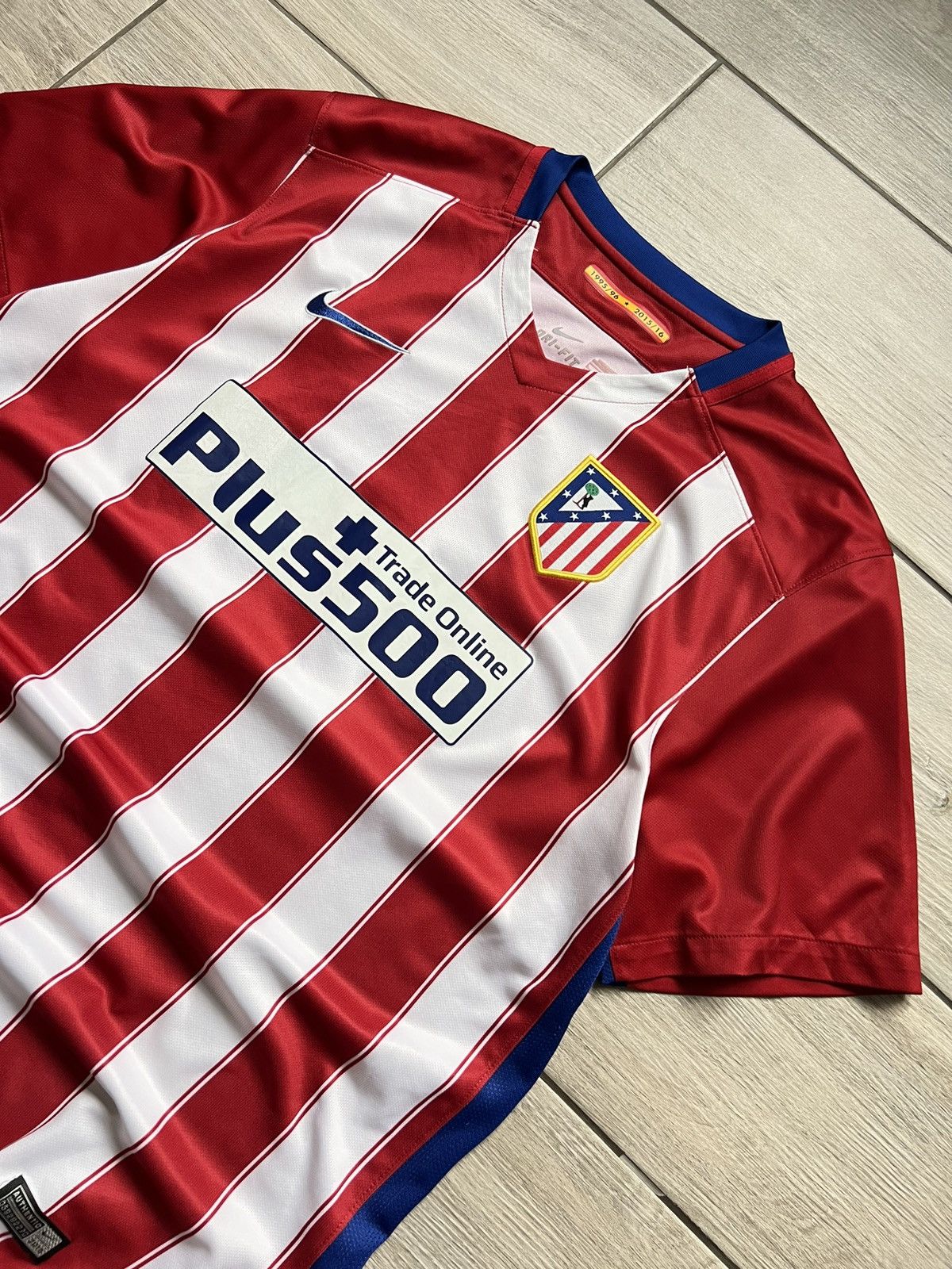 Nike Nike ATLETICO MADRID 2016 2017 HOME SOCCER SHIRT JERSEY Size US L / EU 52-54 / 3 - 6 Thumbnail