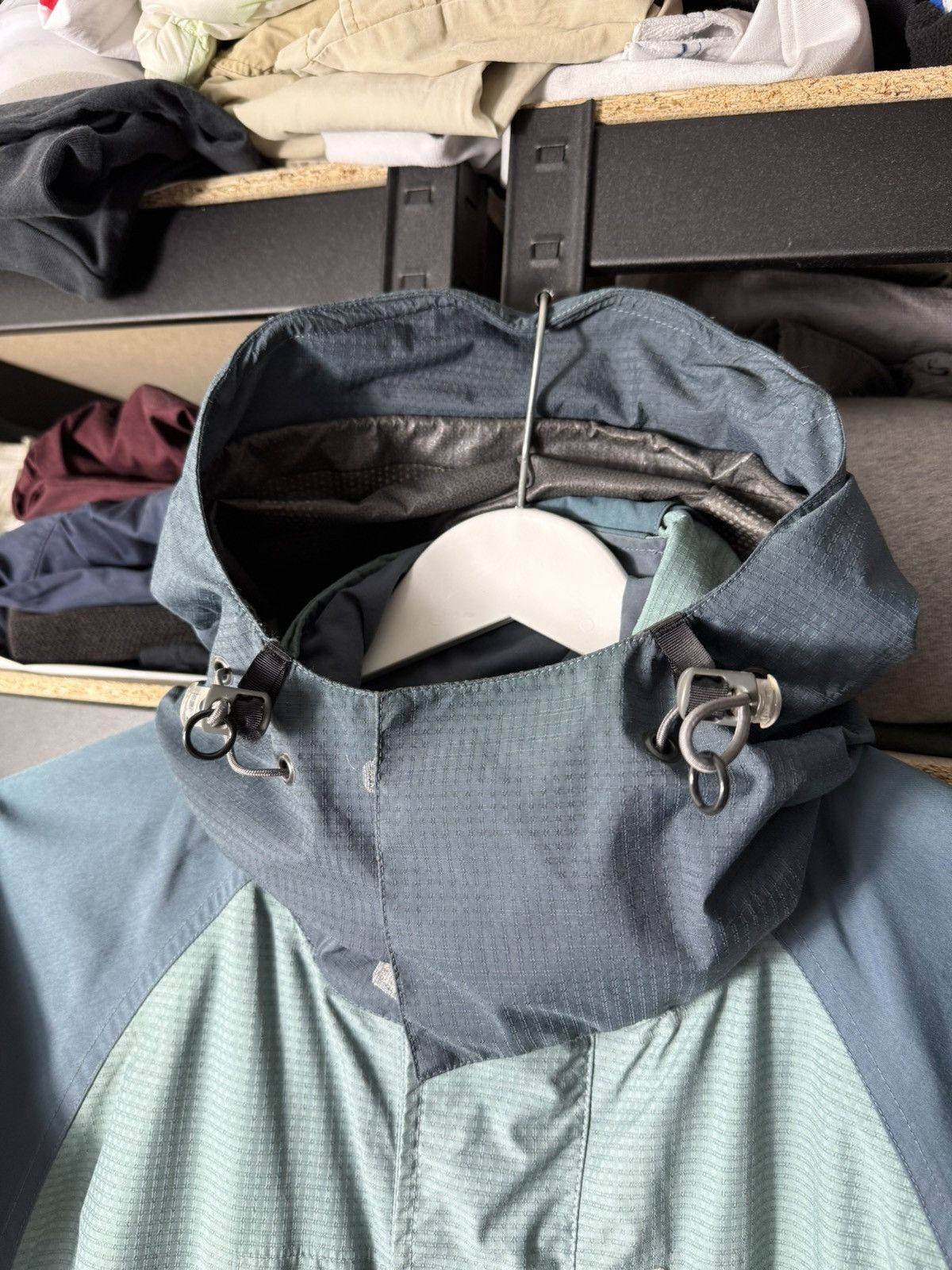Berghaus Berghaus Gore-Tex XCR Jacket Vintage Hooded Waterproof WMNS Size M / US 6-8 / IT 42-44 - 9 Thumbnail