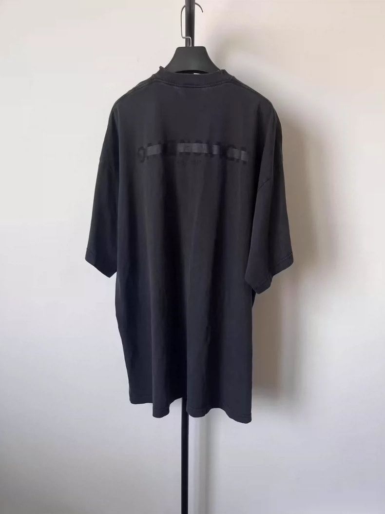 Balenciaga Balenciaga Solid Color Round Neck Pullover Short Sleeve T- Size S / US 4 / IT 40 - 2 Thumbnail