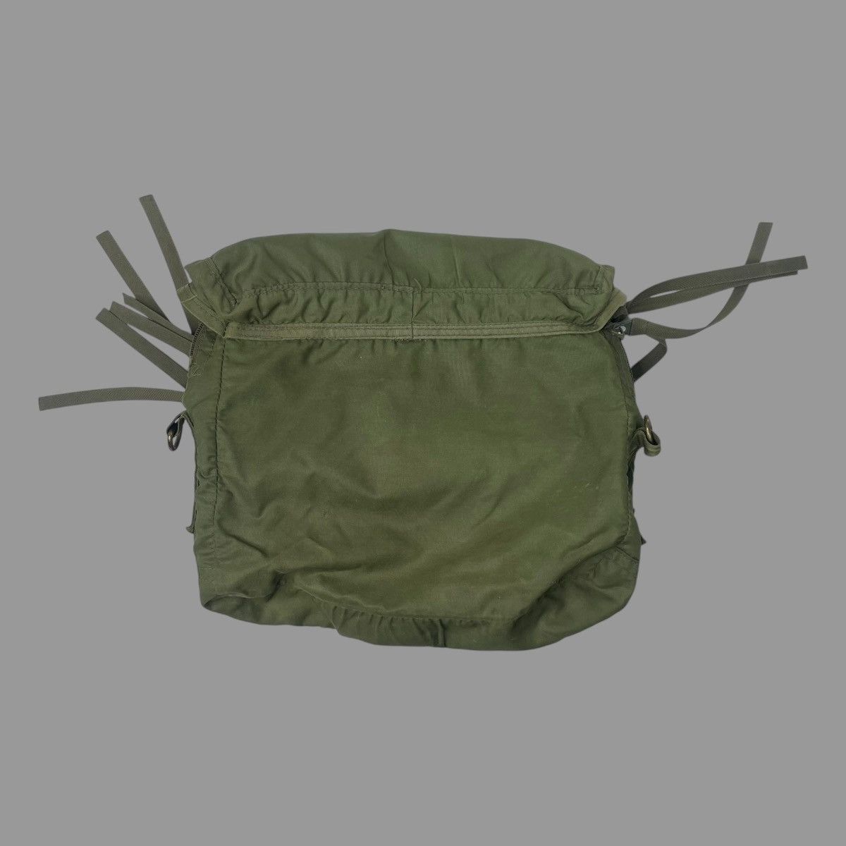 Vintage Vintage 1980s military combat bag Size ONE SIZE - 5 Thumbnail