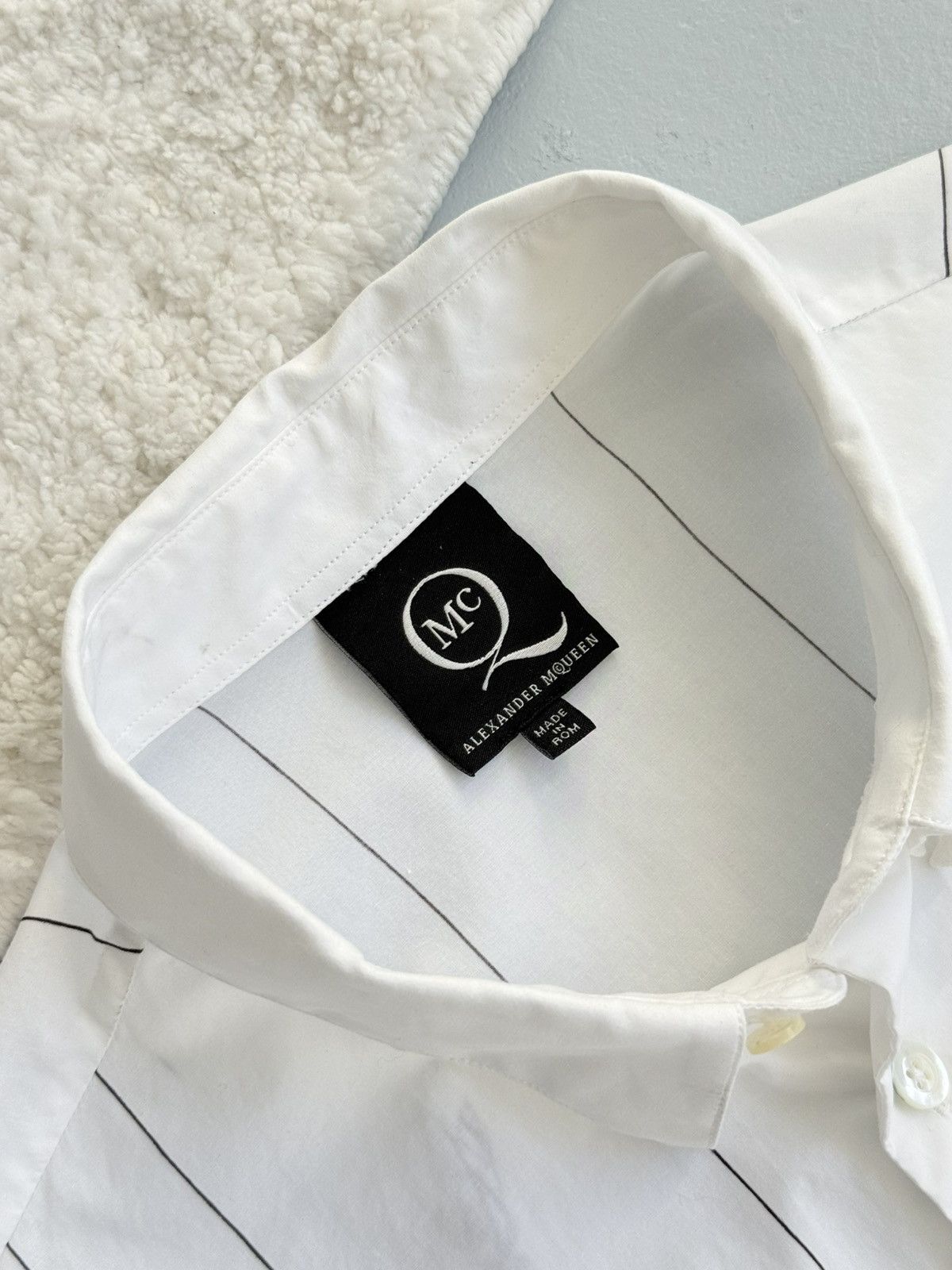 Alexander McQueen Alexander Mcqueen Men Shirt Size ITA50/Slim Medium Size US M / EU 48-50 / 2 - 5 Thumbnail
