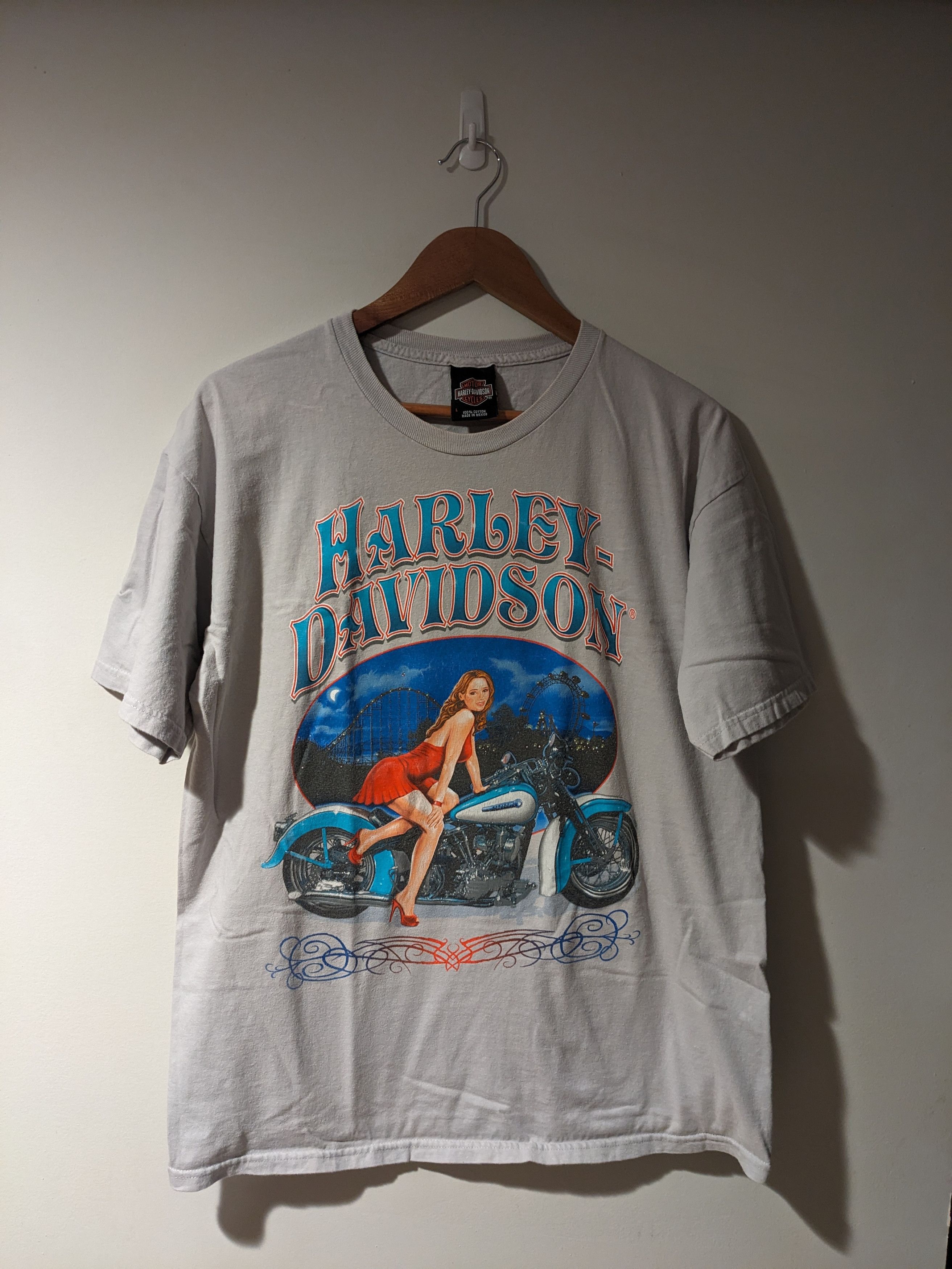 Harley Davidson × Vintage Vintage 2010 Harley Davidson Motorcycle Pin Up Vegas T-Shirt Size US L / EU 52-54 / 3 - 1 Thumbnail