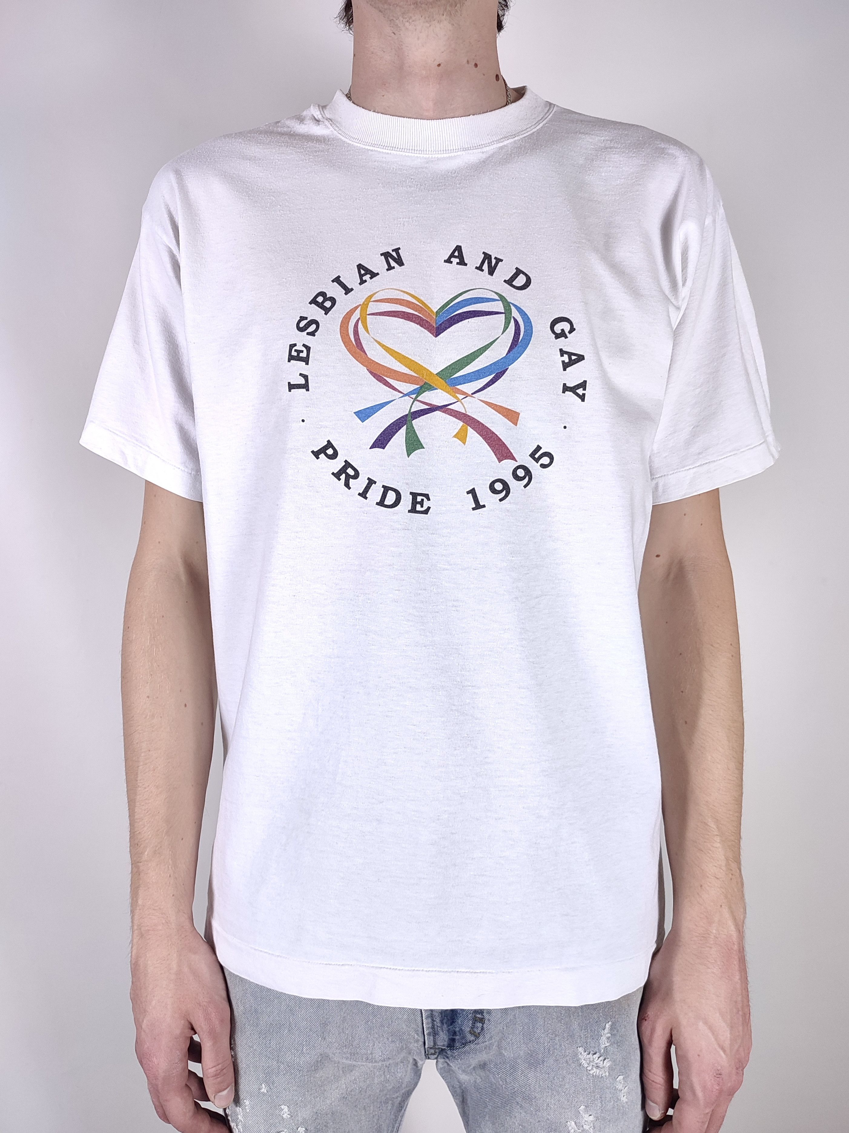 Vintage 1995 Vintage Pride Lesbian And Gay LGBT T-Shirt 90s Size US L / EU 52-54 / 3 - 1 Thumbnail