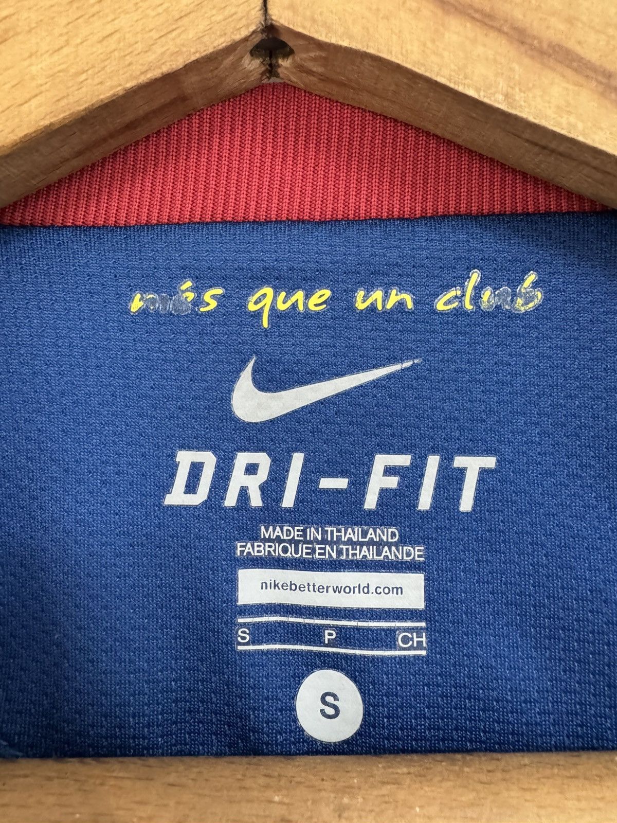 Nike Barcelona 2011-2012 Home Soccer Jersey Football Kit Shirt Size US S / EU 44-46 / 1 - 16 Thumbnail