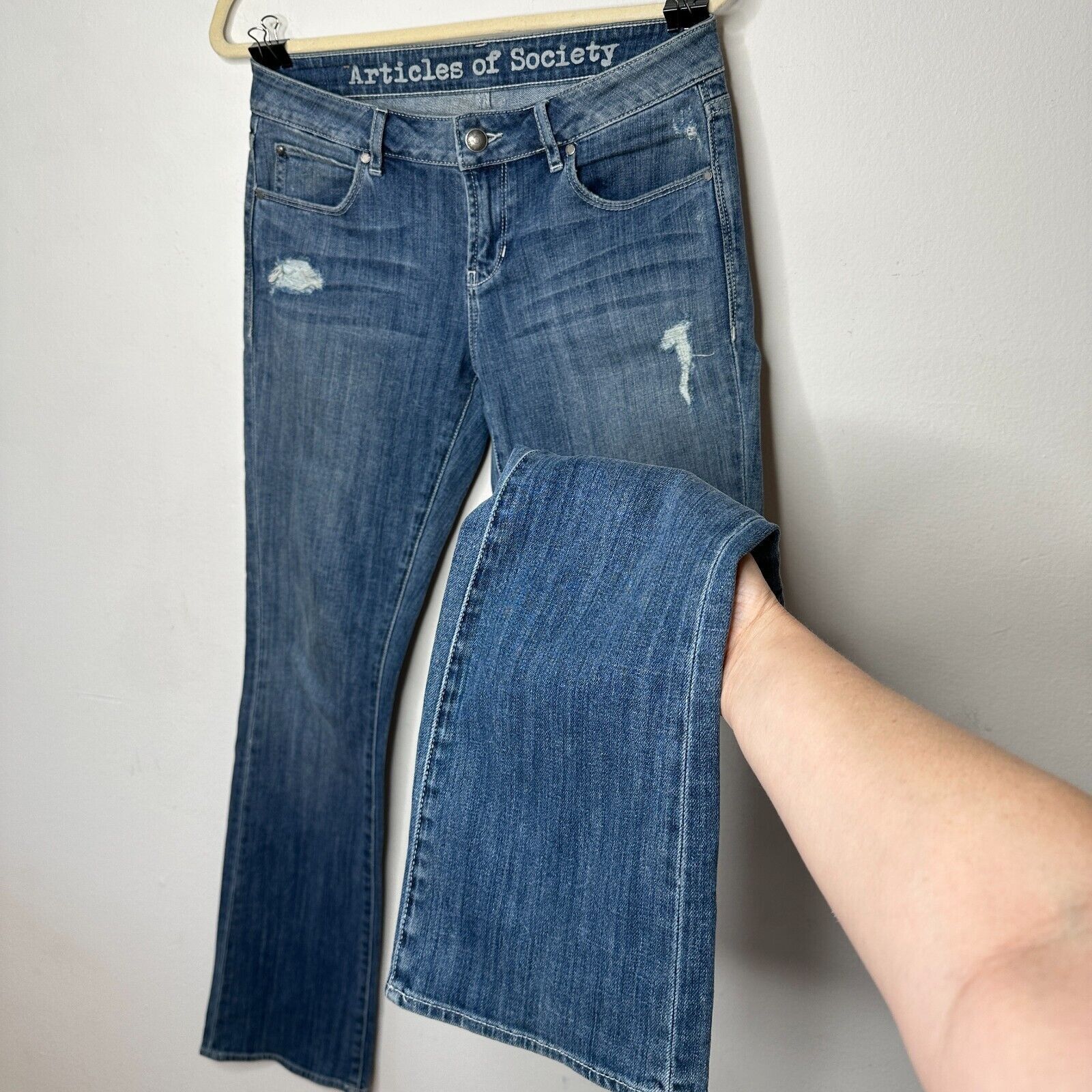 Other Articles of Society Kendra Distressed Jean Two Back Pocket 2 Size 26" / US 2 / IT 38 - 1 Thumbnail