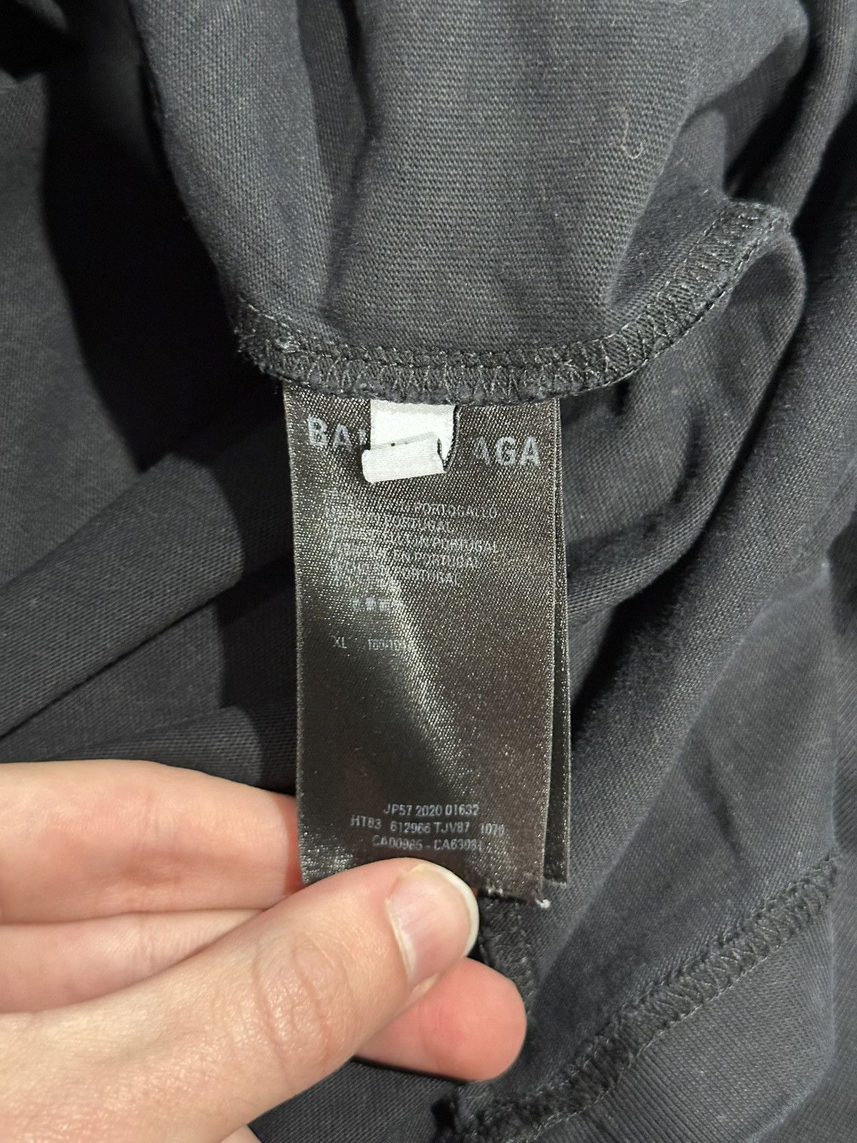balenciaga bb logo embroidered tee