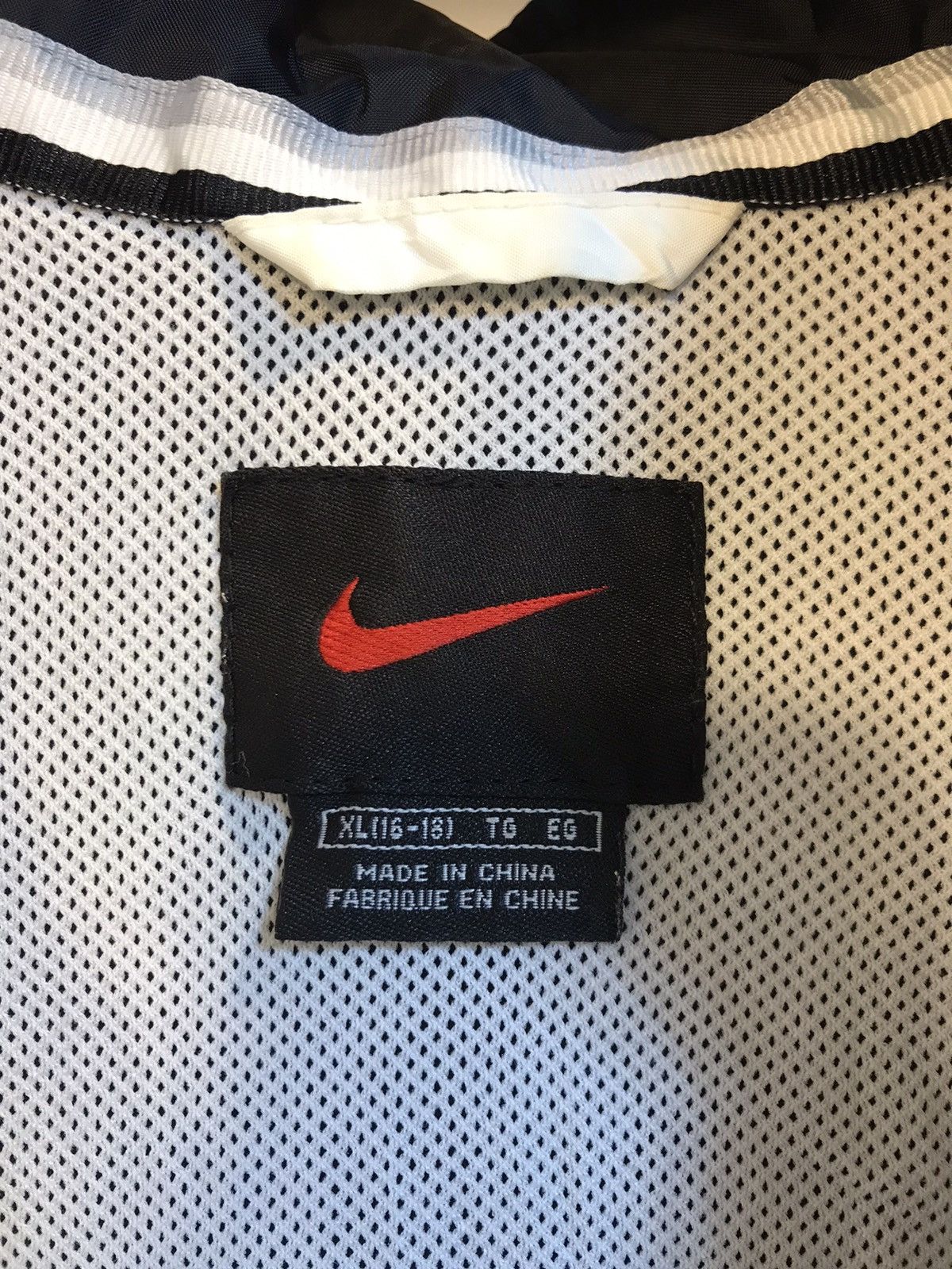 Nike × Vintage Vintage Nike Spell Out Windbreaker Jacket Size US M / EU 48-50 / 2 - 4 Thumbnail