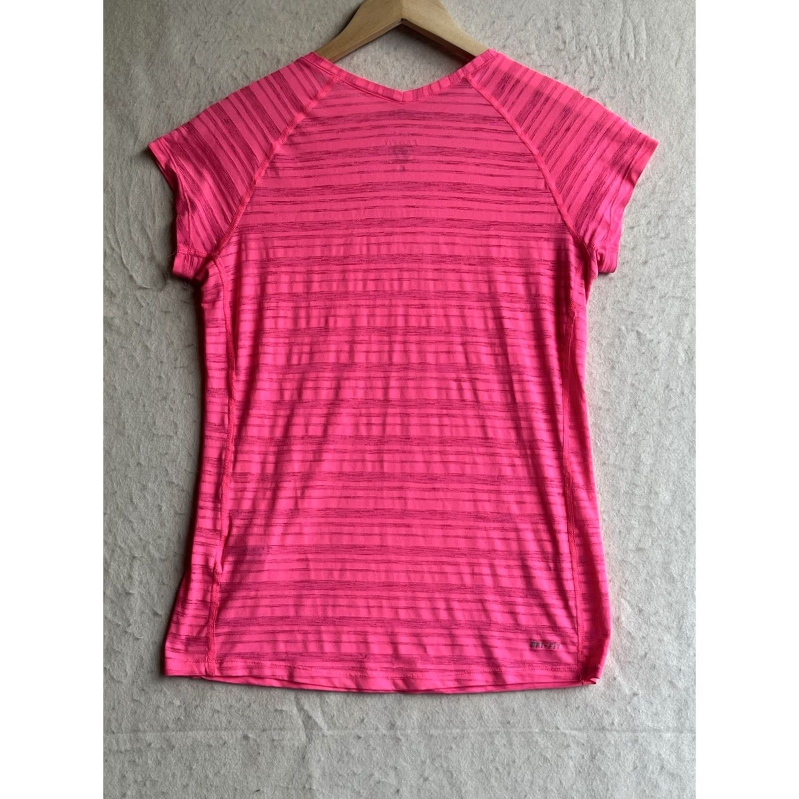 Nike Nike Dri-Fit T-Shirt M Pink Striped V-Neck Short Sleeve Women Shirts Regular 100% Polyester Casual Activewear Womens Nike Dri-Fit Size M / US 6-8 / IT 42-44 - 2 Thumbnail