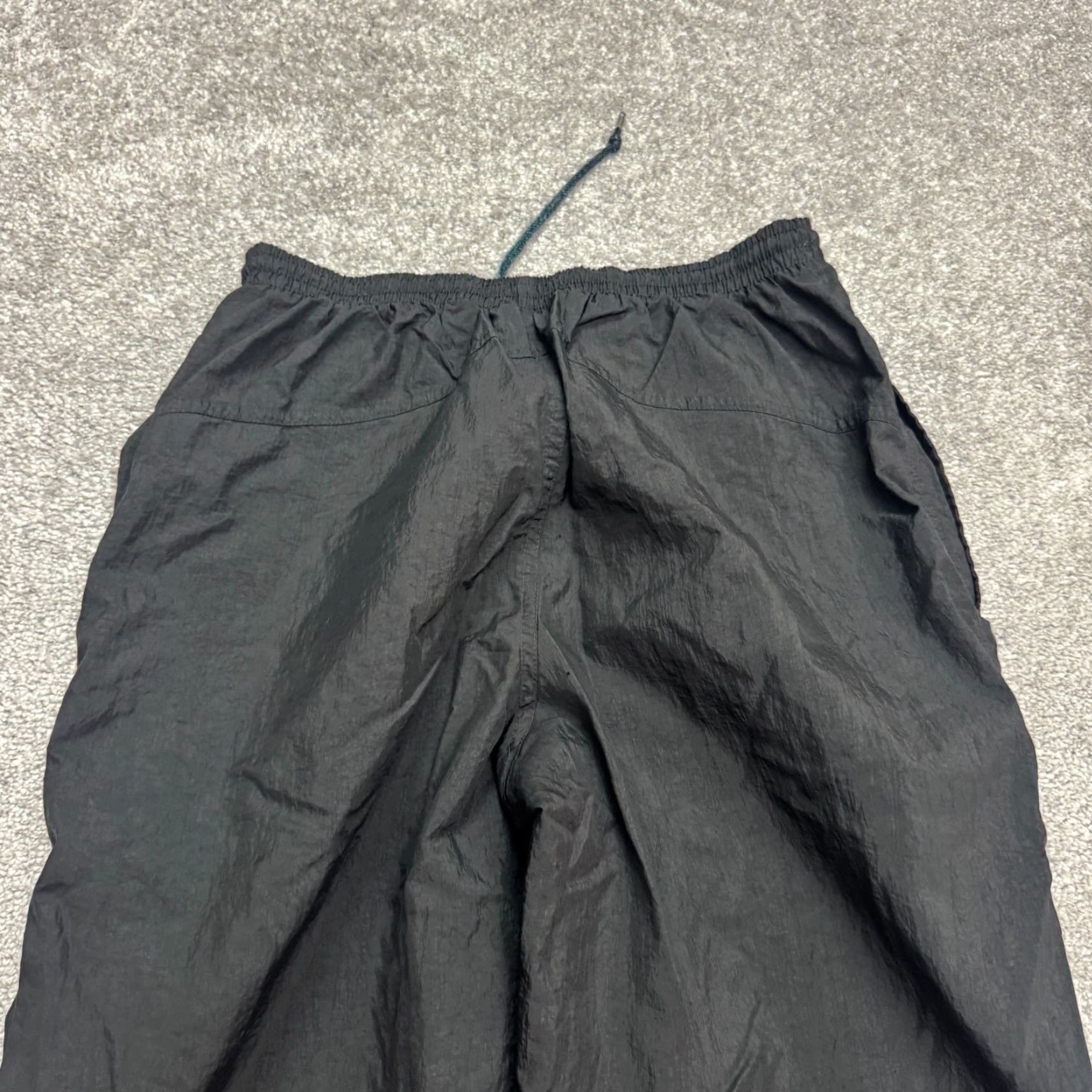 Nike VINTAGE Nike Jogger Track Pants Unisex Medium Black* Size 32" / US 10 / IT 46 - 4 Thumbnail
