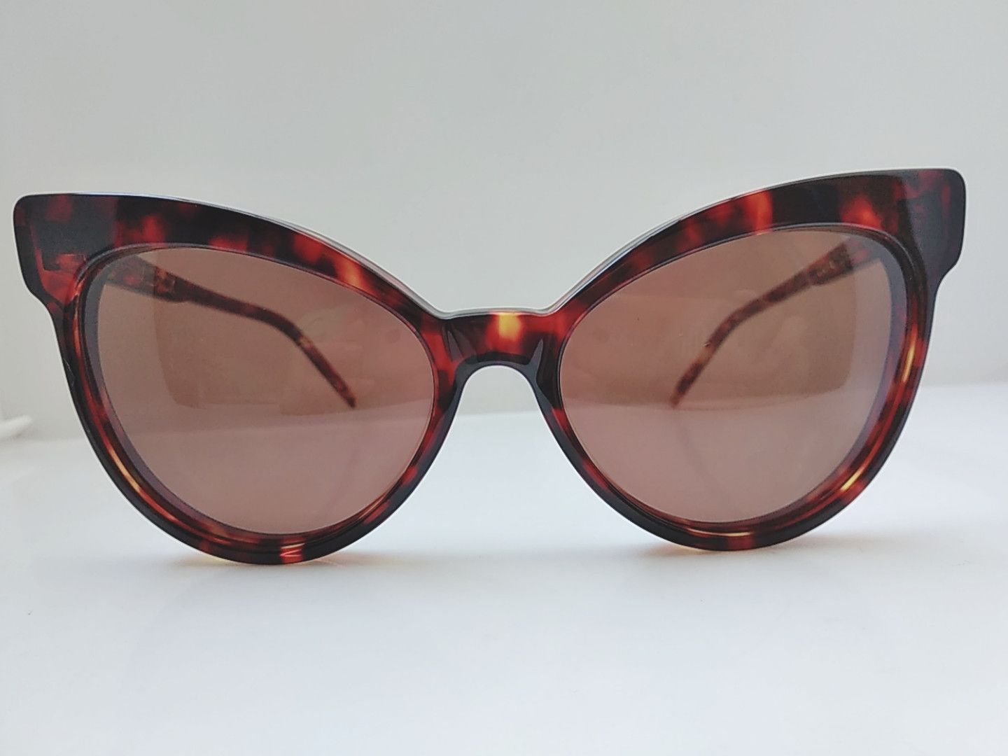 Wildfox Wildfox Grand Dame Red Tortoise Cateye Sunglasses  display picture 3