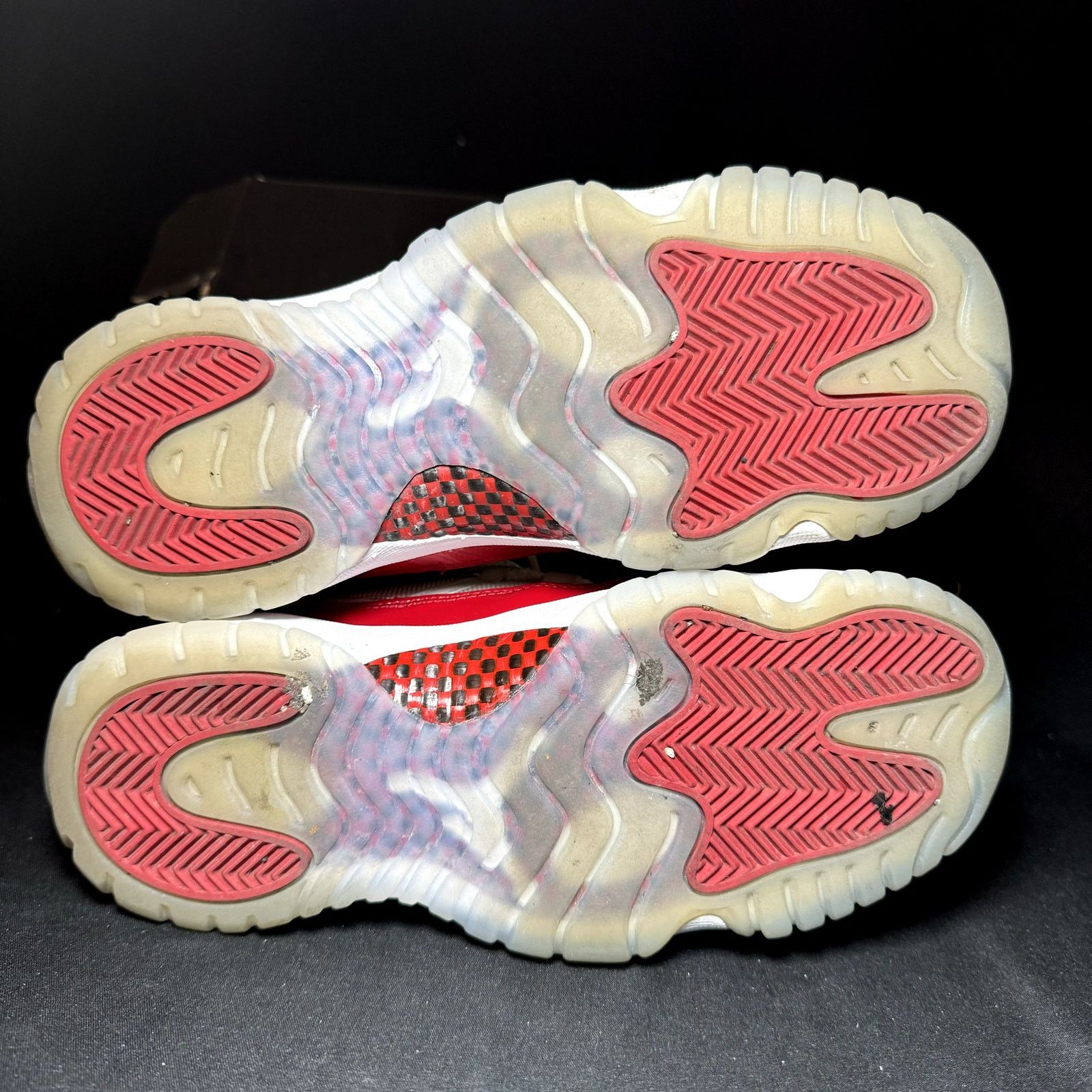 Jordan Brand × Nike Size 5 - Nike Air Jordan 11 Retro GS Cherry 2022 Men's Shoes Size US 5 / EU 37 - 6 Thumbnail