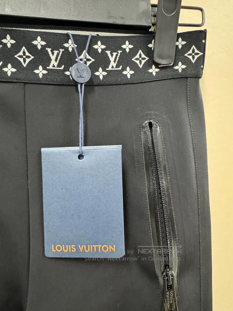 Louis Vuitton Louis Vuitton Black logo presbyopic micro flared pants Size US 34 / EU 50 - 3 Thumbnail