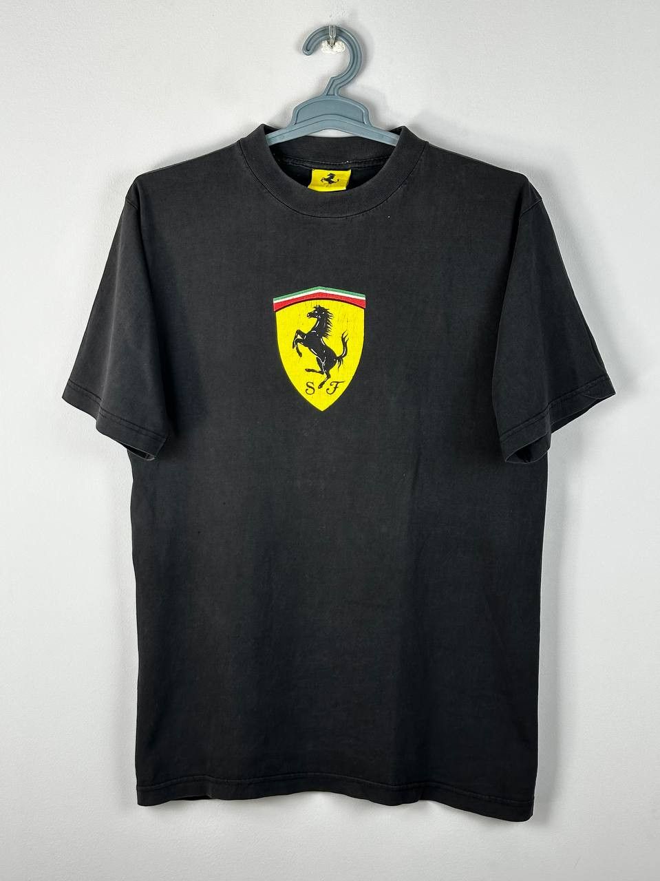 Ferrari Ferrari 90s Vintage Faded T Shirt Formula 1 Distressed Size US M / EU 48-50 / 2 - 1 Thumbnail