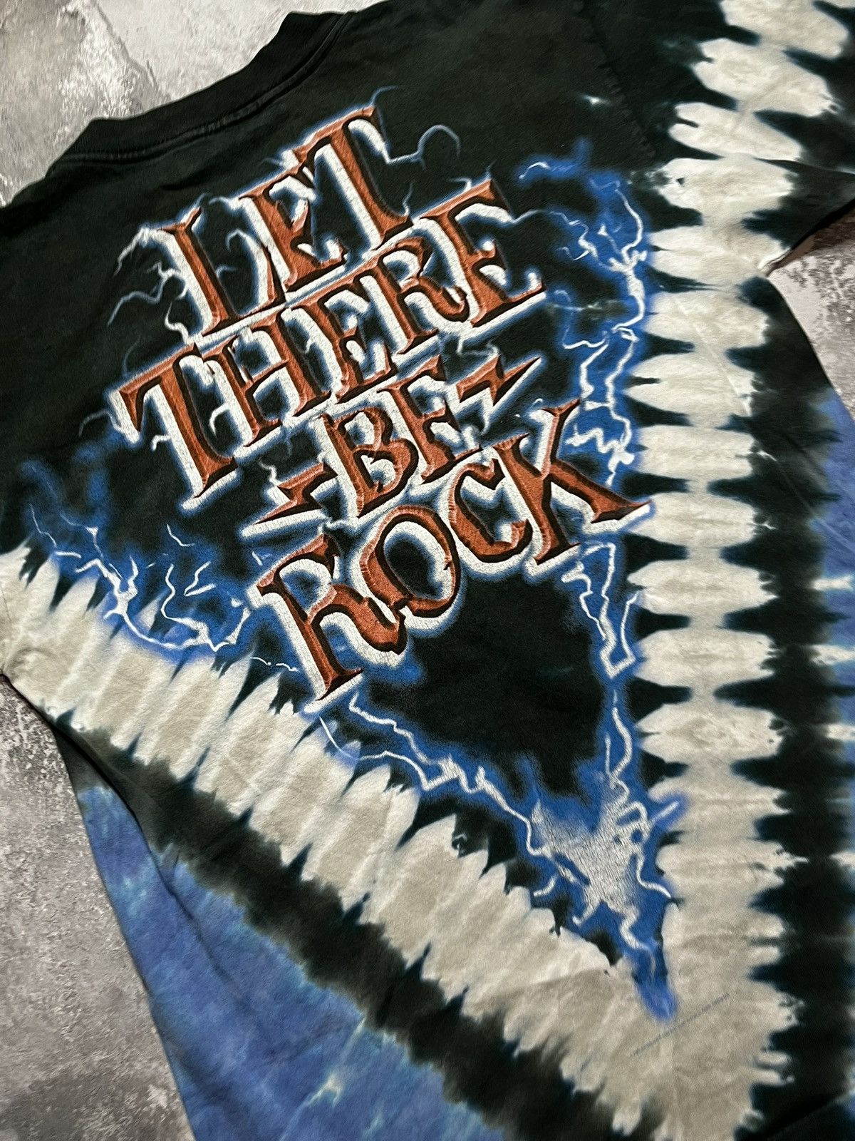 AC/DC liquid blue acdc let there be rock 2004 tie dye tshirt Size US M / EU 48-50 / 2 - 8 Thumbnail