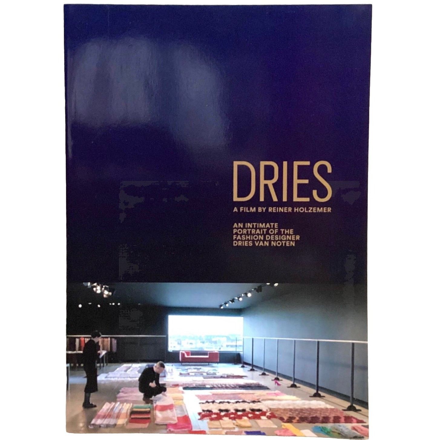 Dries Van Noten × Vintage Dries Van Noten: A Man Who Loves Fabrics & Flowers Size ONE SIZE - 1 Preview