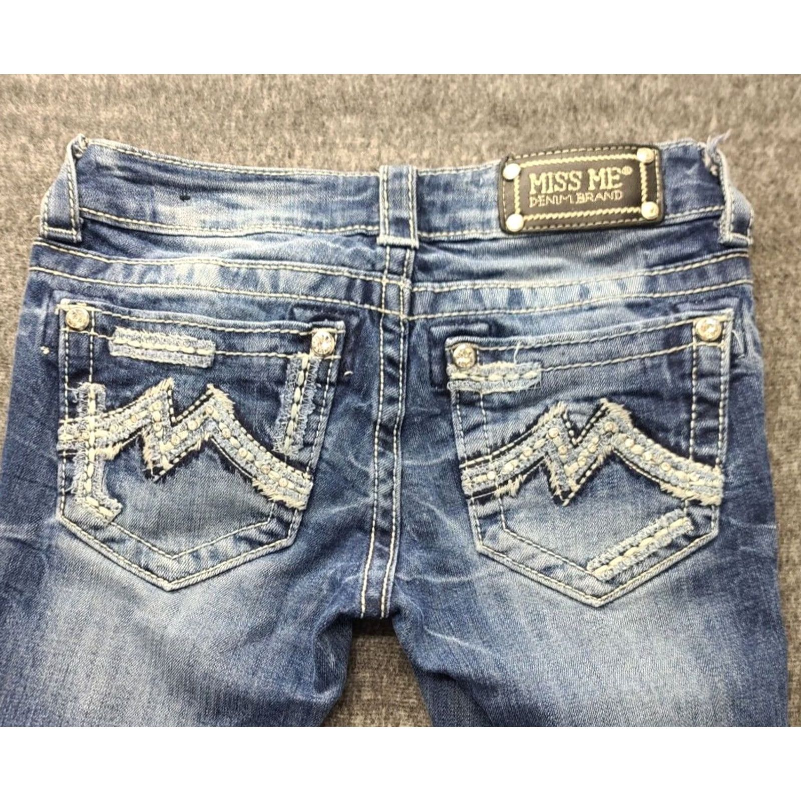 Miss Me VINTAGE Miss Me Jeans Womens 25x28 Regular Cuffed Skinny Distressed Whip Stitch Blue Denim 5-Pocket Mens Womens Boys Girls Size 42" / US 20 - 2 Thumbnail
