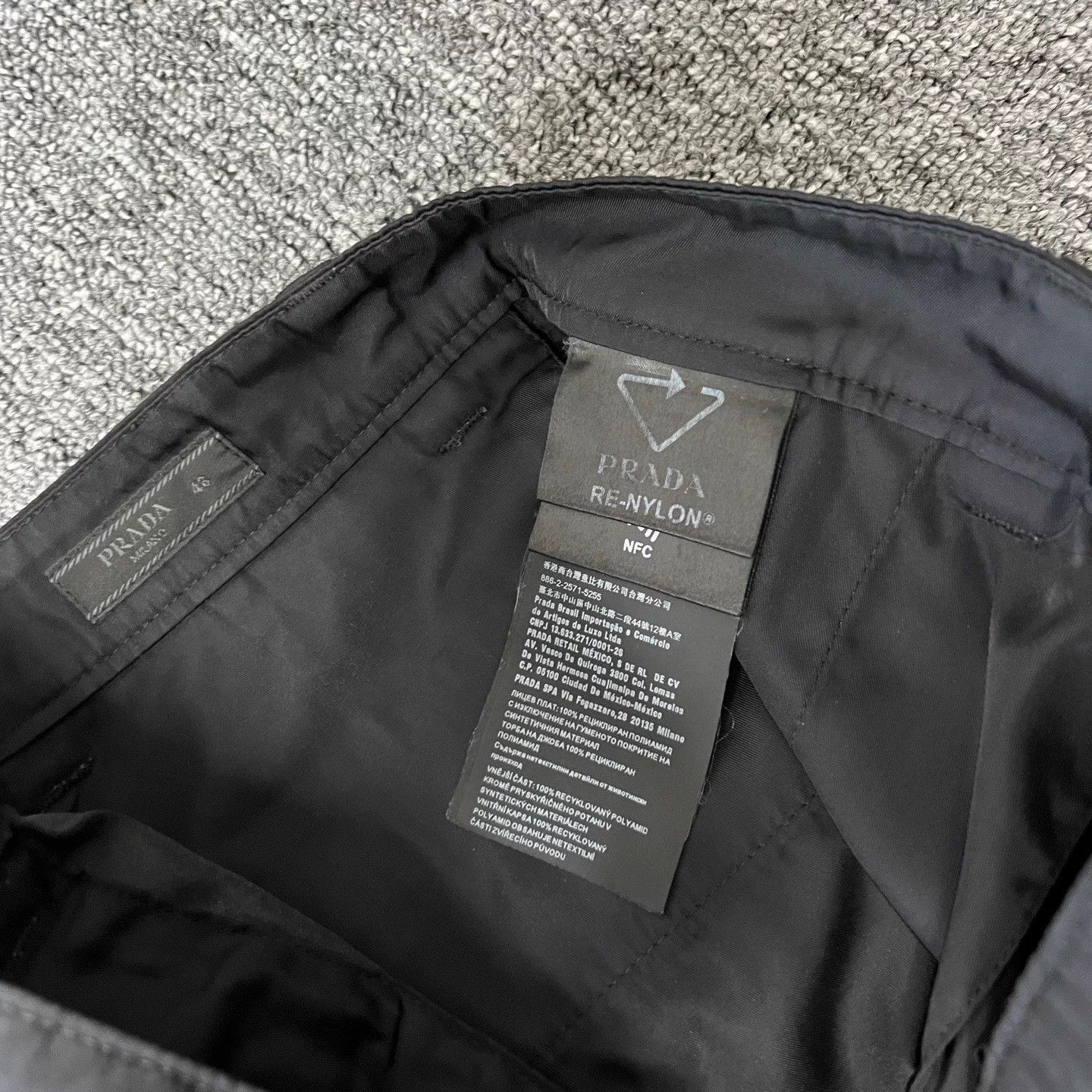 Prada Prada Triangle Logo Lock-Tab Recycled Nylon Pants 48 Size US 32 / EU 48 - 7 Thumbnail