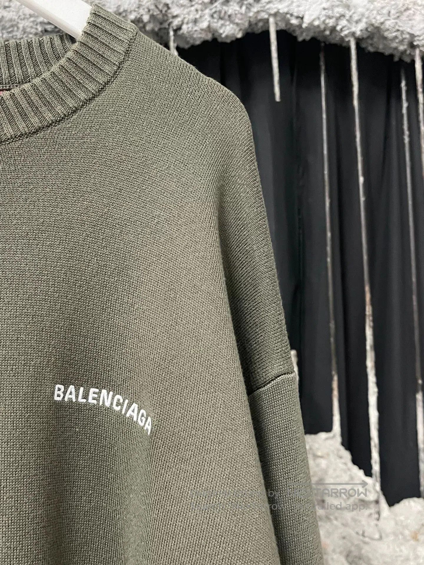 Balenciaga balenciaga logo sweater in green. Size US M / EU 48-50 / 2 - 5 Thumbnail