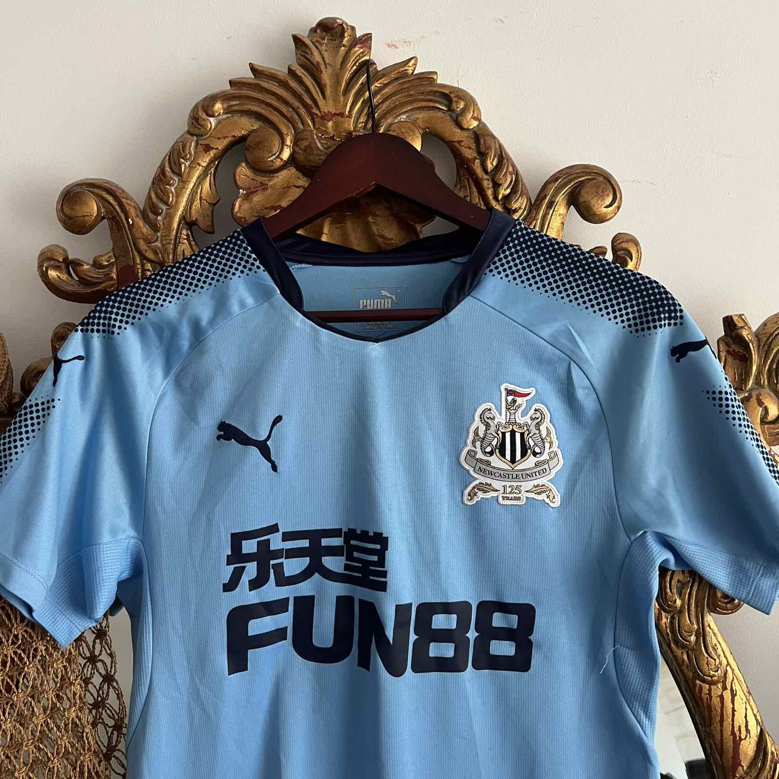 Puma Mens Soccer Jersey Puma NewCastle 125 years Sz S Size US S / EU 44-46 / 1 - 4 Thumbnail