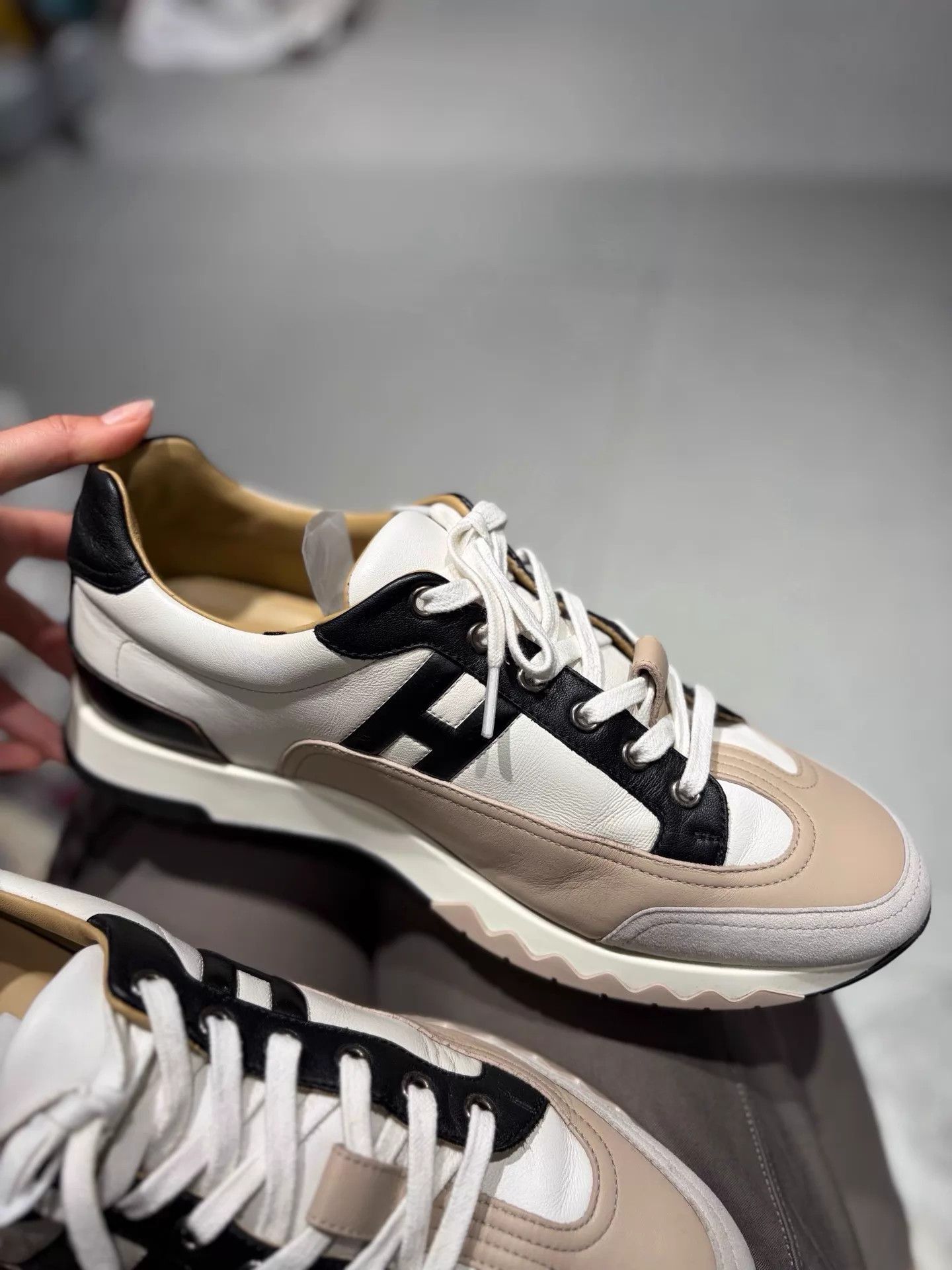 Hermes Hermes Men's Milk Tea Lambskin Casual Sneaker 99 New 42 Size US 9 / EU 42 - 5 Thumbnail