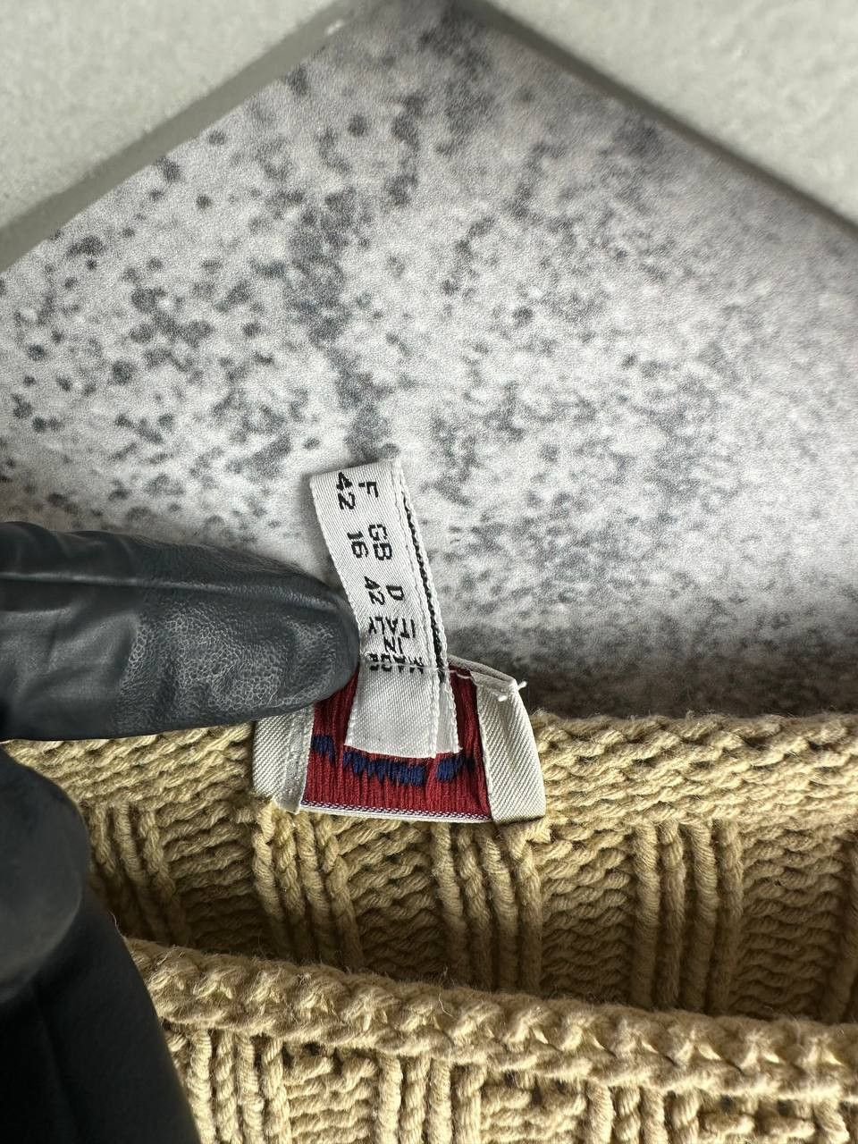 Giorgio Armani Armani Jeans Vintage Ribbed Knit Sweater Beige Round Neck Size L / US 10 / IT 46 - 12 Thumbnail
