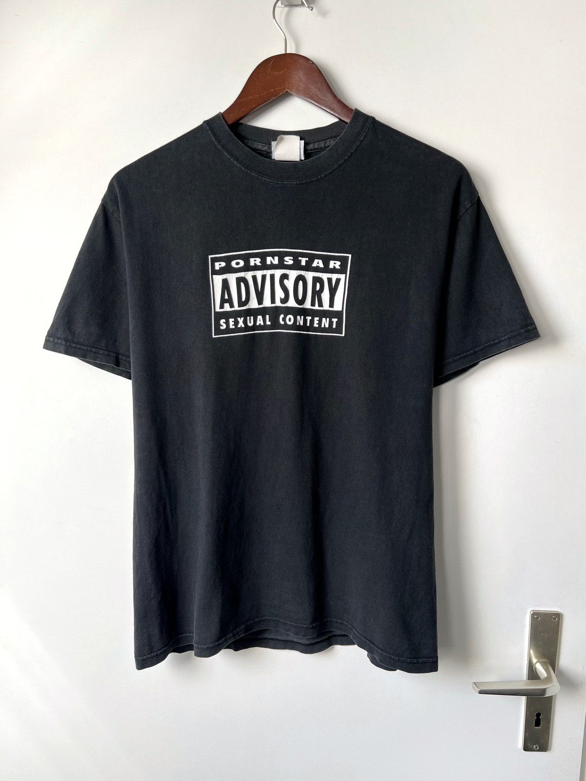 Erkakning xotini oldida sikilgan pornosi