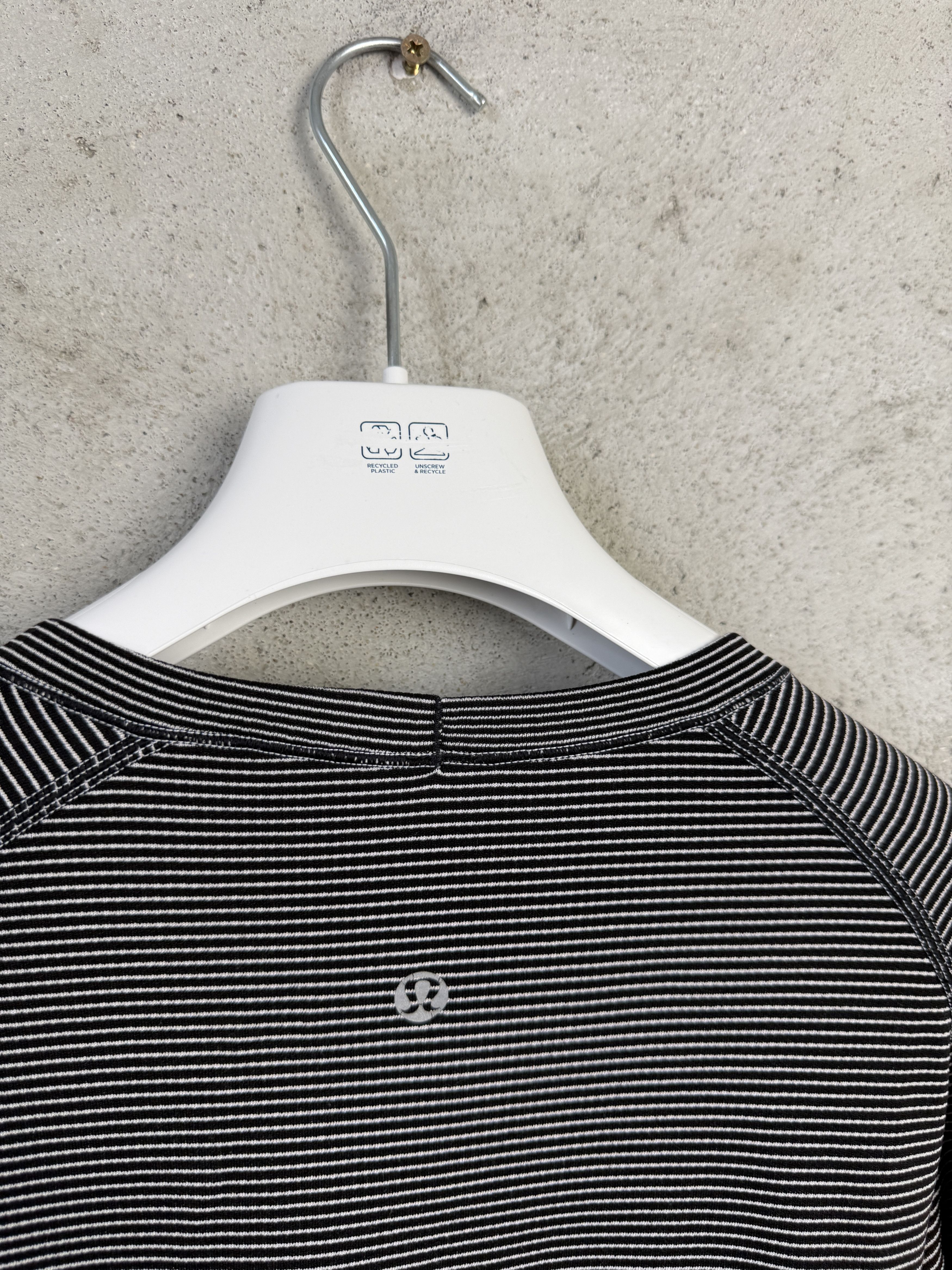 Lululemon Lululemon Swiftly Tech long sleeve t-shirt striped sport Size XL / US 12-14 / IT 48-50 - 3 Thumbnail
