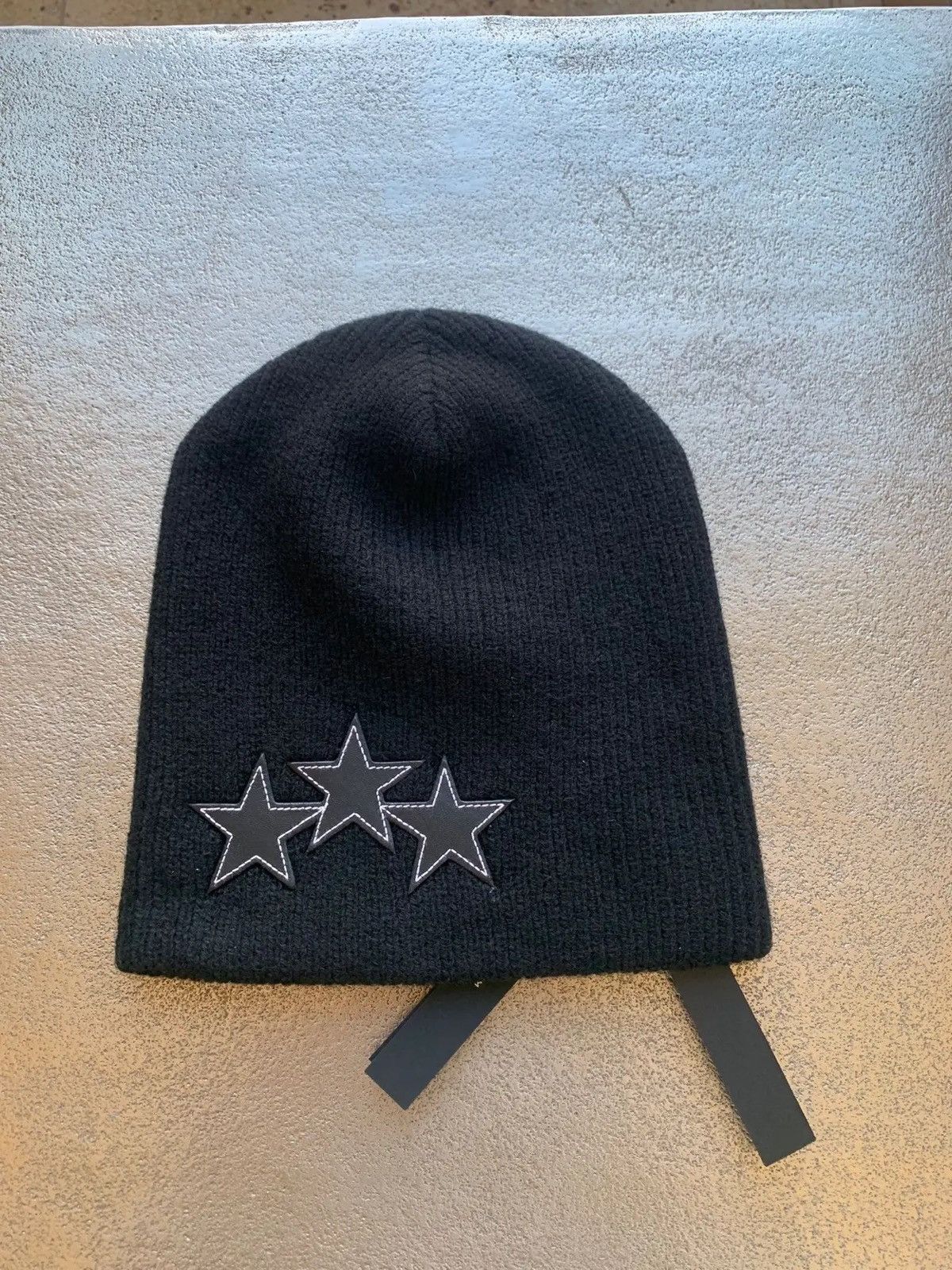Amiri Cashmere Star Beanie in Black Size ONE SIZE - 1 Thumbnail