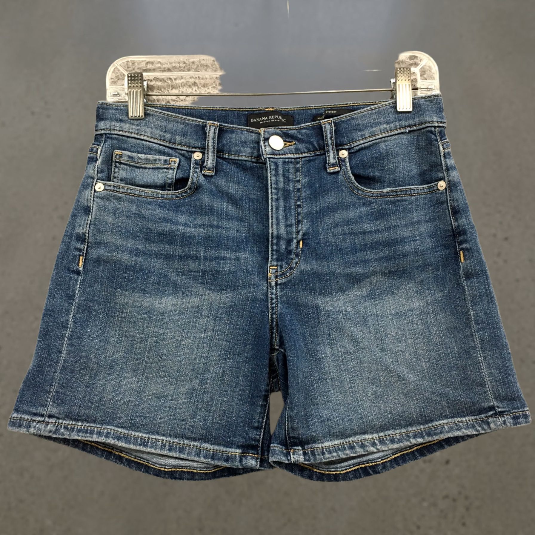 Banana Republic Banana Republic Bermuda Shorts Womens 27R Blue Denim Mid Rise Bermuda Shorts Womens 27R Blue Denim Mid Rise Size 27" / US 4 / IT 40 - 1 Thumbnail