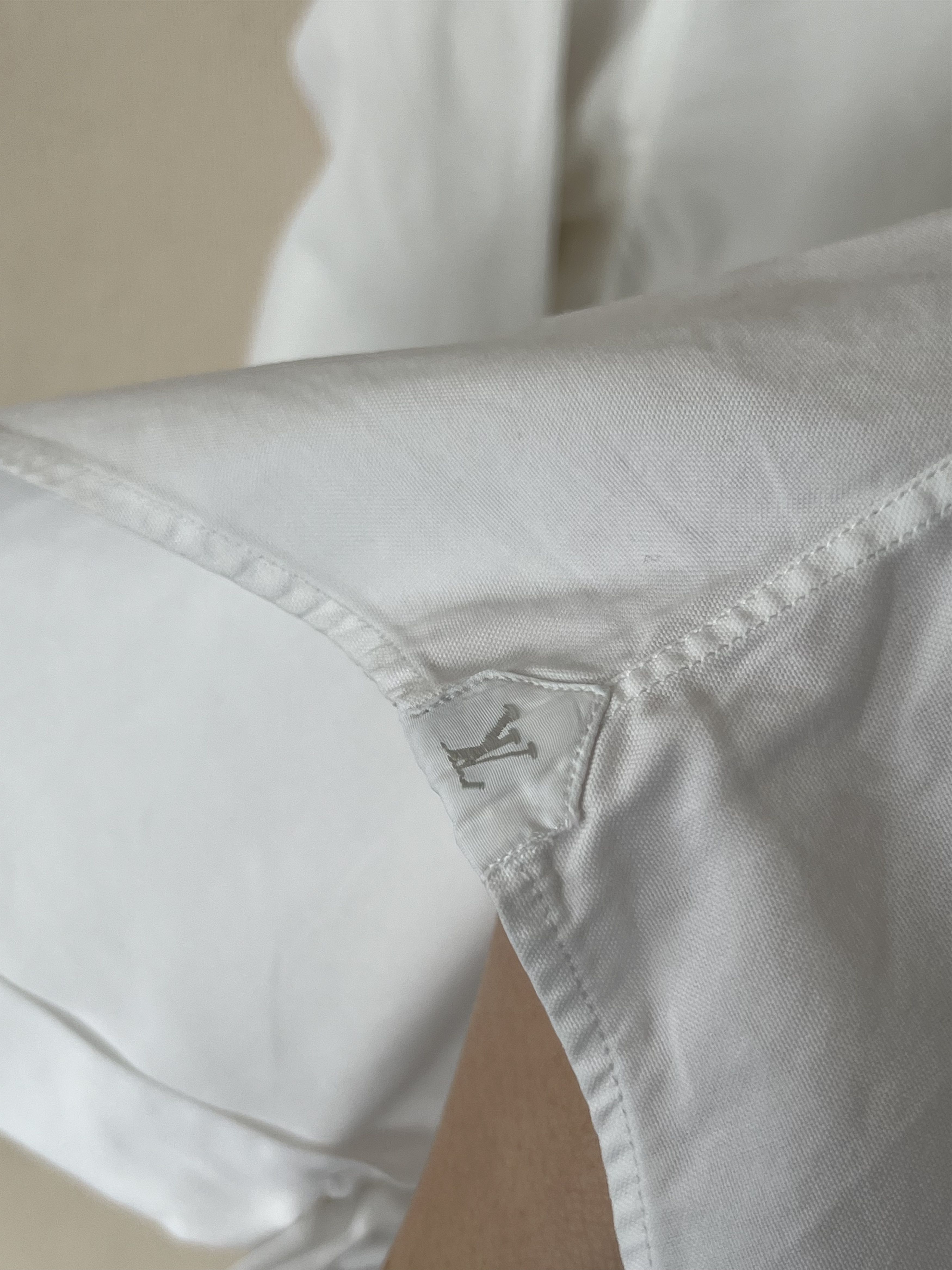 Louis Vuitton Louis Vuitton Paris Classic Long Sleeve White Dress Shirt Size US M / EU 48-50 / 2 - 5 Thumbnail