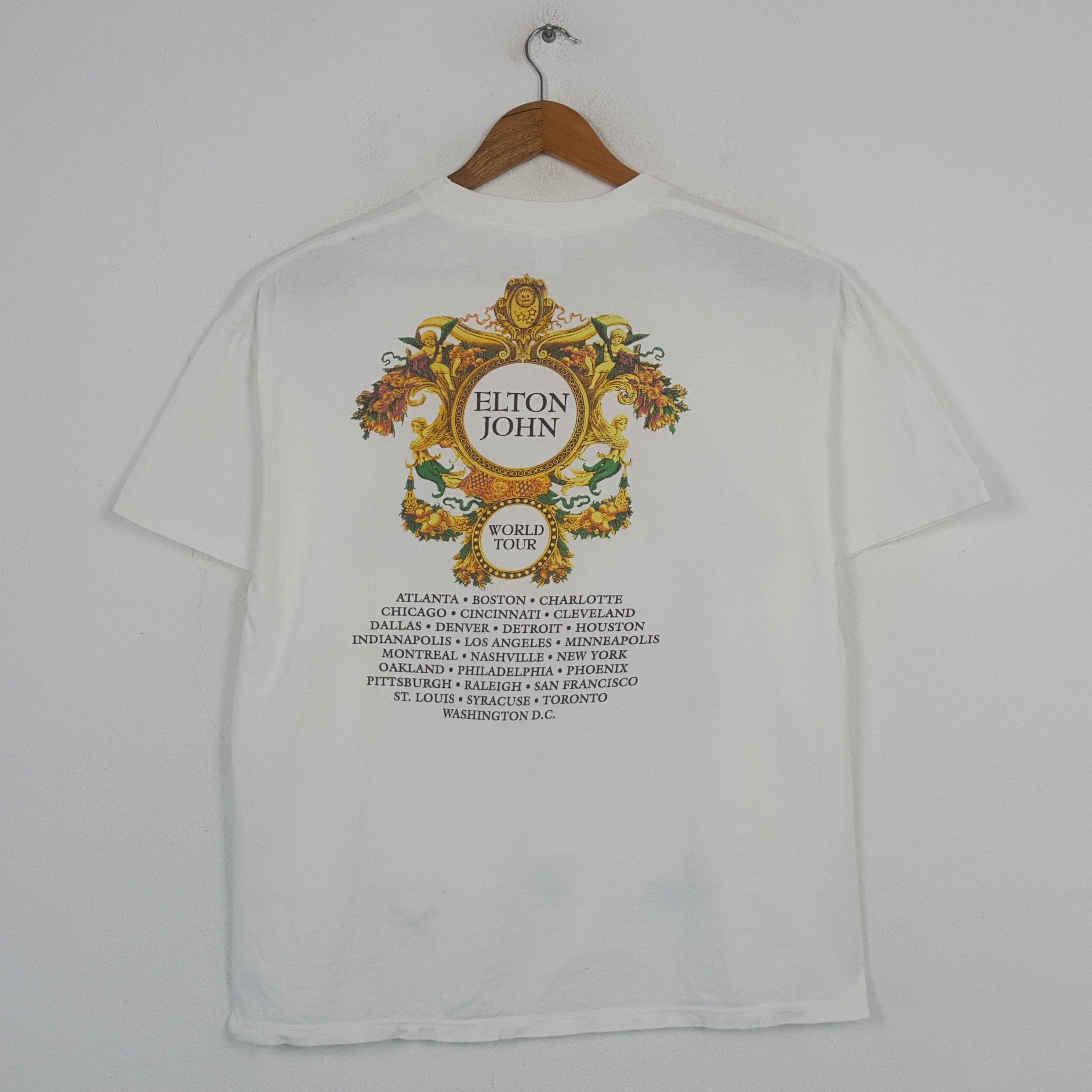 Band Tees Vintage ELTON JOHN British Singer Songwriter T-shirt 32 Size US L / EU 52-54 / 3 - 3 Thumbnail