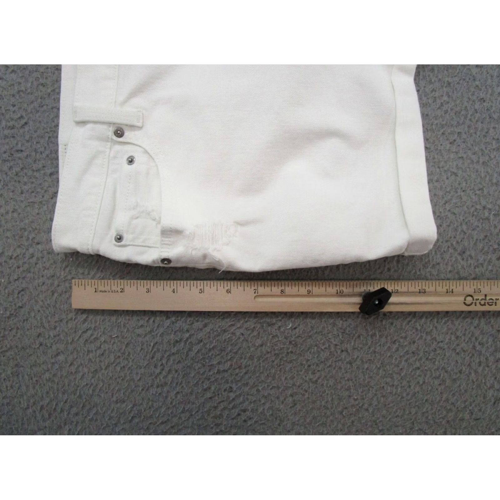Levi's Levi's White Denim Shorts Women's 32 Stretch Cuffed Mid Length 90s Retro American Mom Style Casual Size 24" / US 00 / IT 34 - 6 Thumbnail