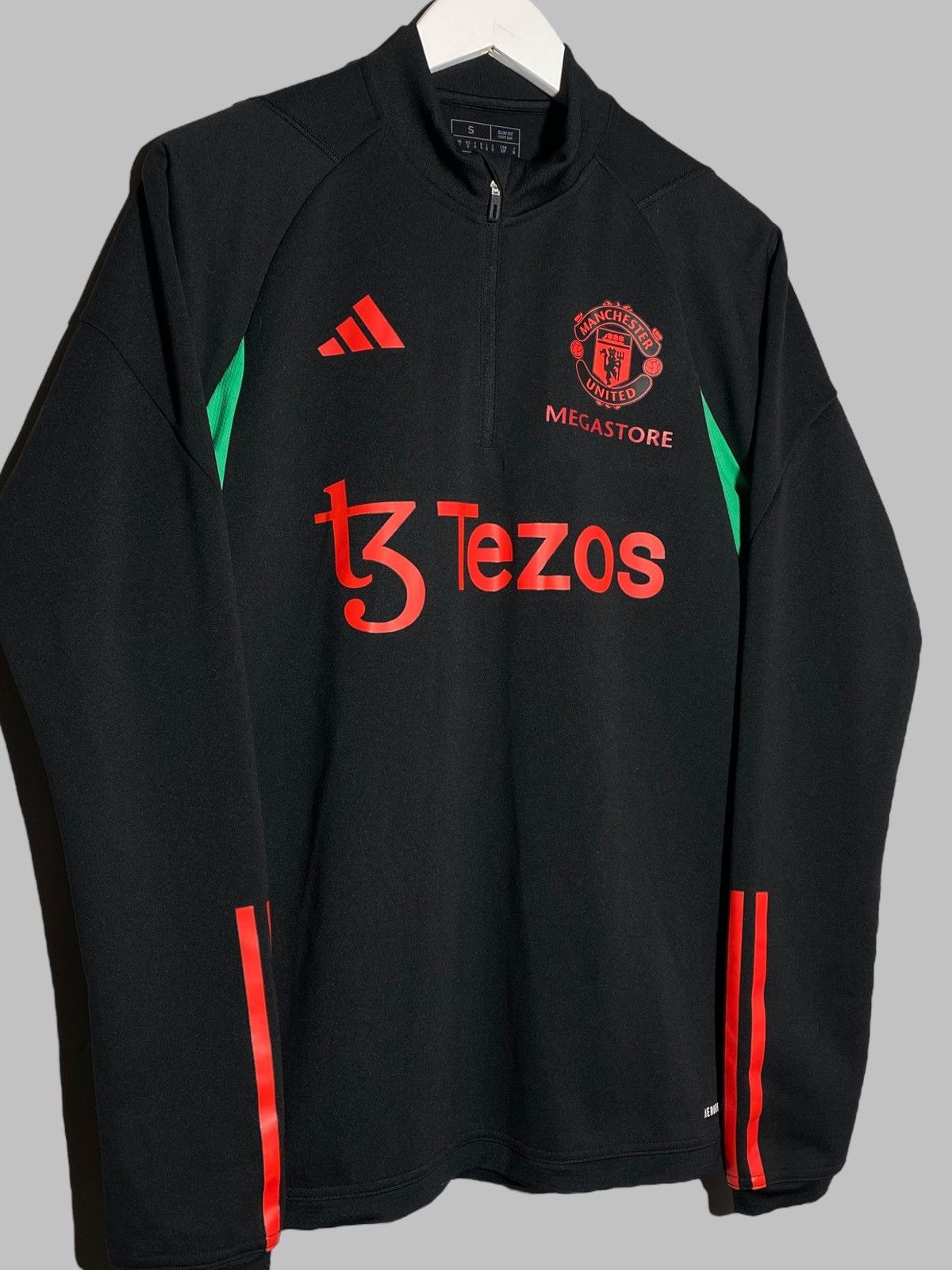 Other 🔥 MANCHESTER UNITED ADIDAS MEGASTORE TEZOS TECH TOP 🔴⚫ Size US S / EU 44-46 / 1 - 3 Thumbnail