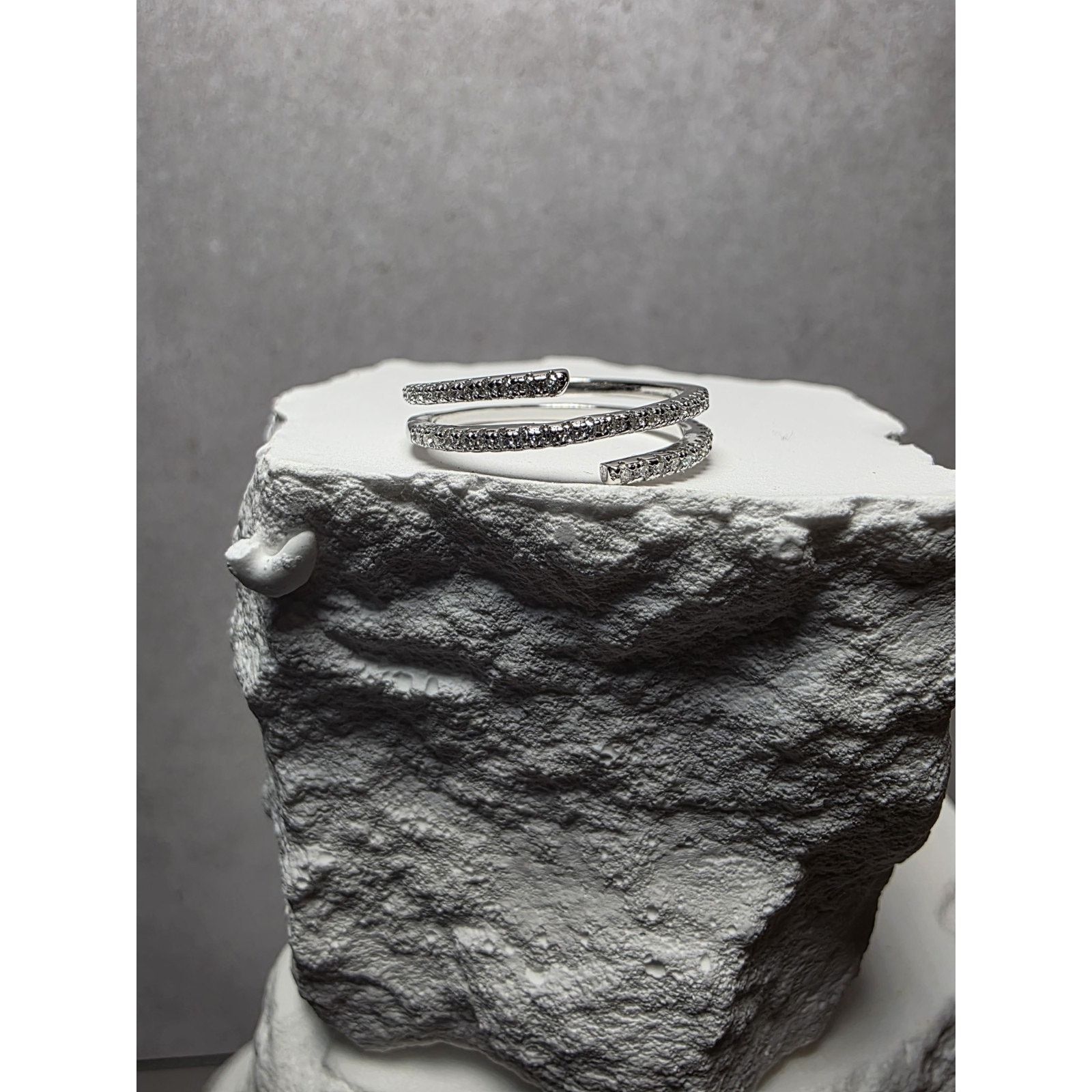 S6 0.23ctw Moissanite Spiral Half Eternity Band Silver, Women's