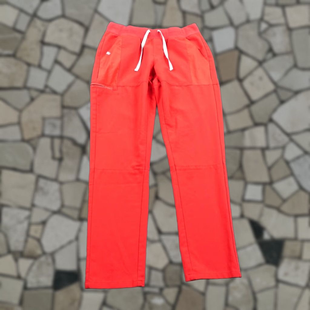 Vintage FIGS Scrub Pants Womens Small Red Manari Bottoms Medical Nurse Technical Scrubs Womens S Red Manari Bottoms FIGS Size 28" / US 6 / IT 42 - 1 Thumbnail