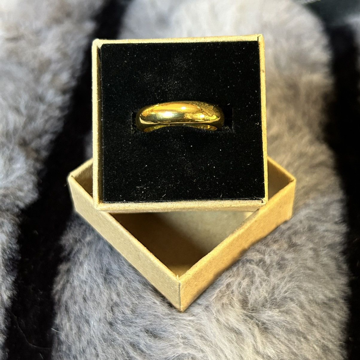 Jewelry Shiny 18kt gold plated 4mm stainless steel comfort ring 5 Size ONE SIZE - 1 Thumbnail