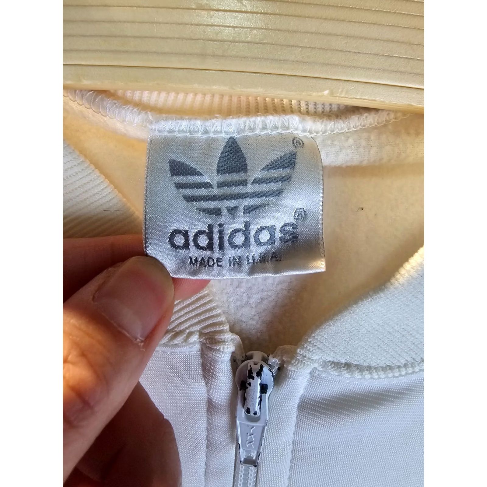 Adidas VINTAGE Adidas Trefoil Old School Hip Hop Track Top Jacket SZ LARGE Men Shirt Track Jacket 80s White Mens Size US L / EU 52-54 / 3 - 4 Thumbnail