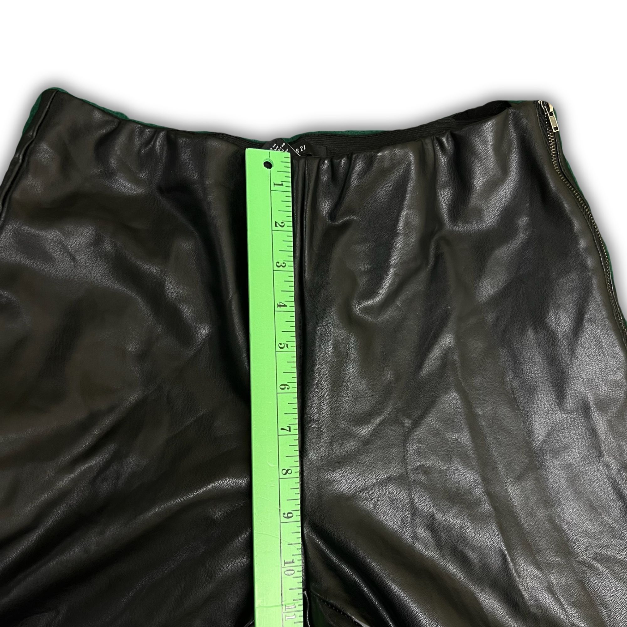 Forever 21 FOREVER 21 Black Faux Leather Straight-Leg Pants Size L Size 33" - 9 Thumbnail