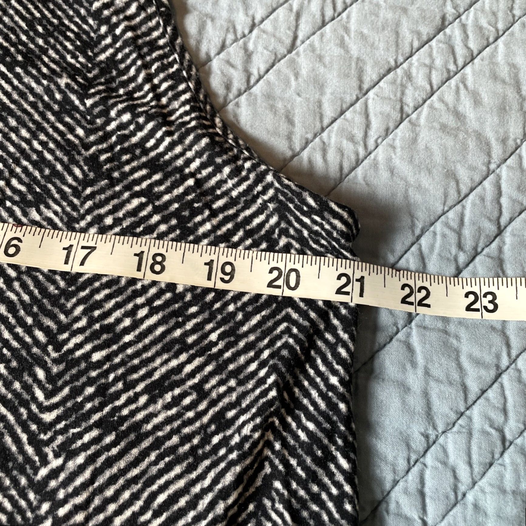 J. Jill J. Jill Wearever Tunic Top L Sleeveless A-Line Black White Jersey Chic Career Shirt WomanAdult Slimming Ready-to-Wear Casual Workwear Dressy Blouse Size L / US 10 / IT 46 - 7 Thumbnail