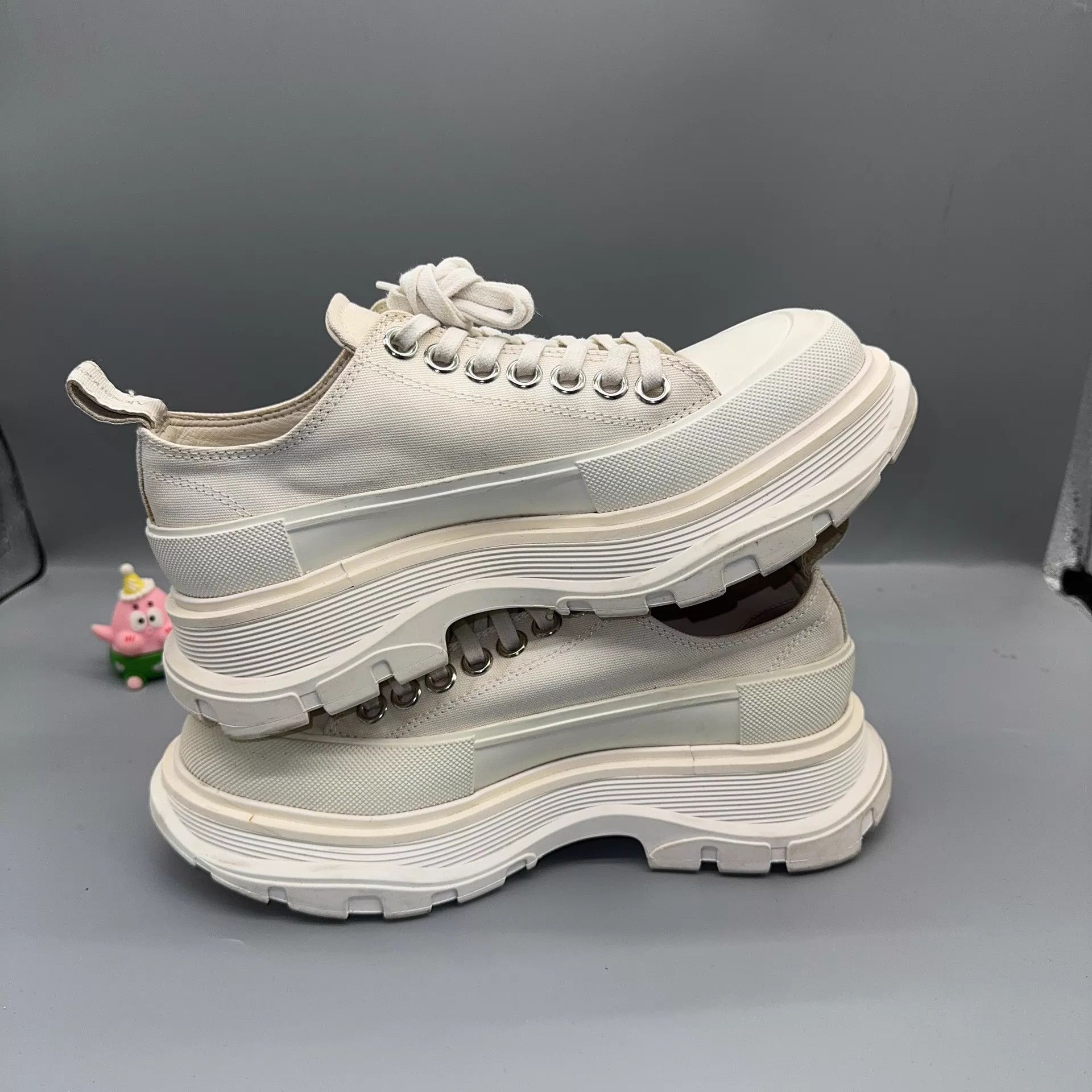 Alexander McQueen Alexander McQueen Tread Slick White Canvas Sneaker 36.5 Size US 6 / IT 36 - 6 Thumbnail