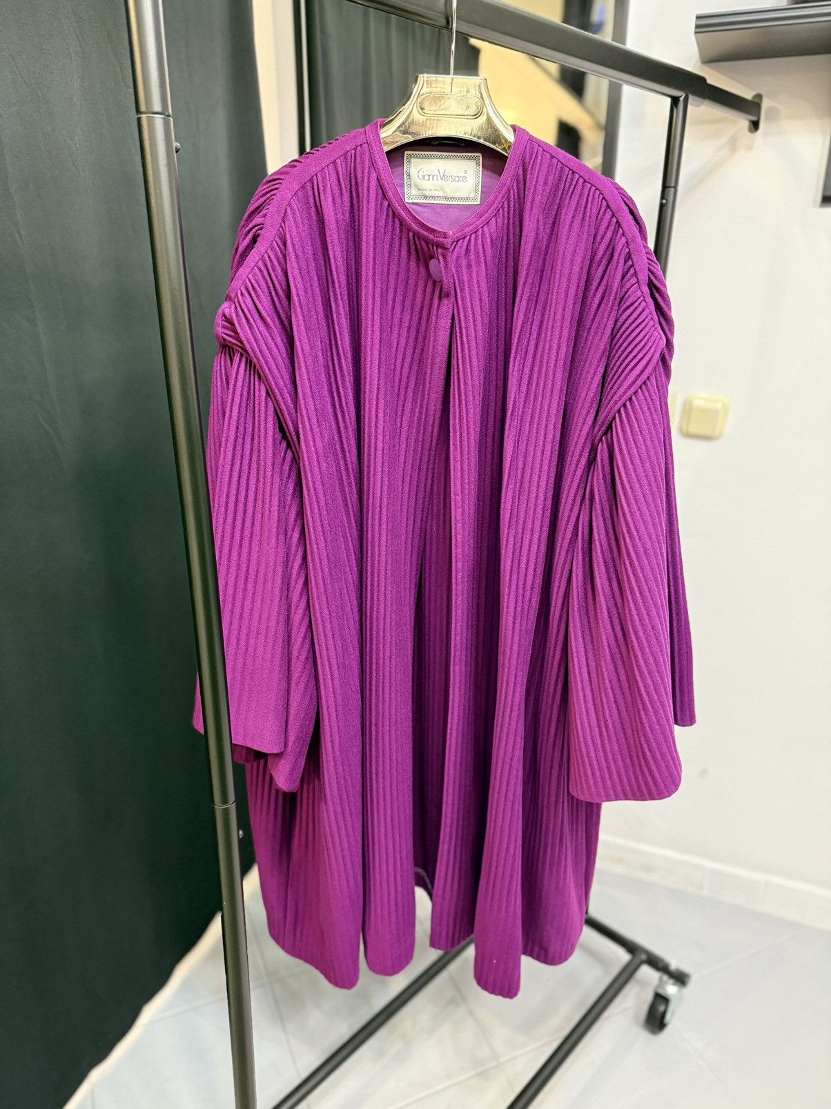 Versace Gianni Versace 1989 wool and Cashmere pleated cape Size ONE SIZE - 1 Thumbnail