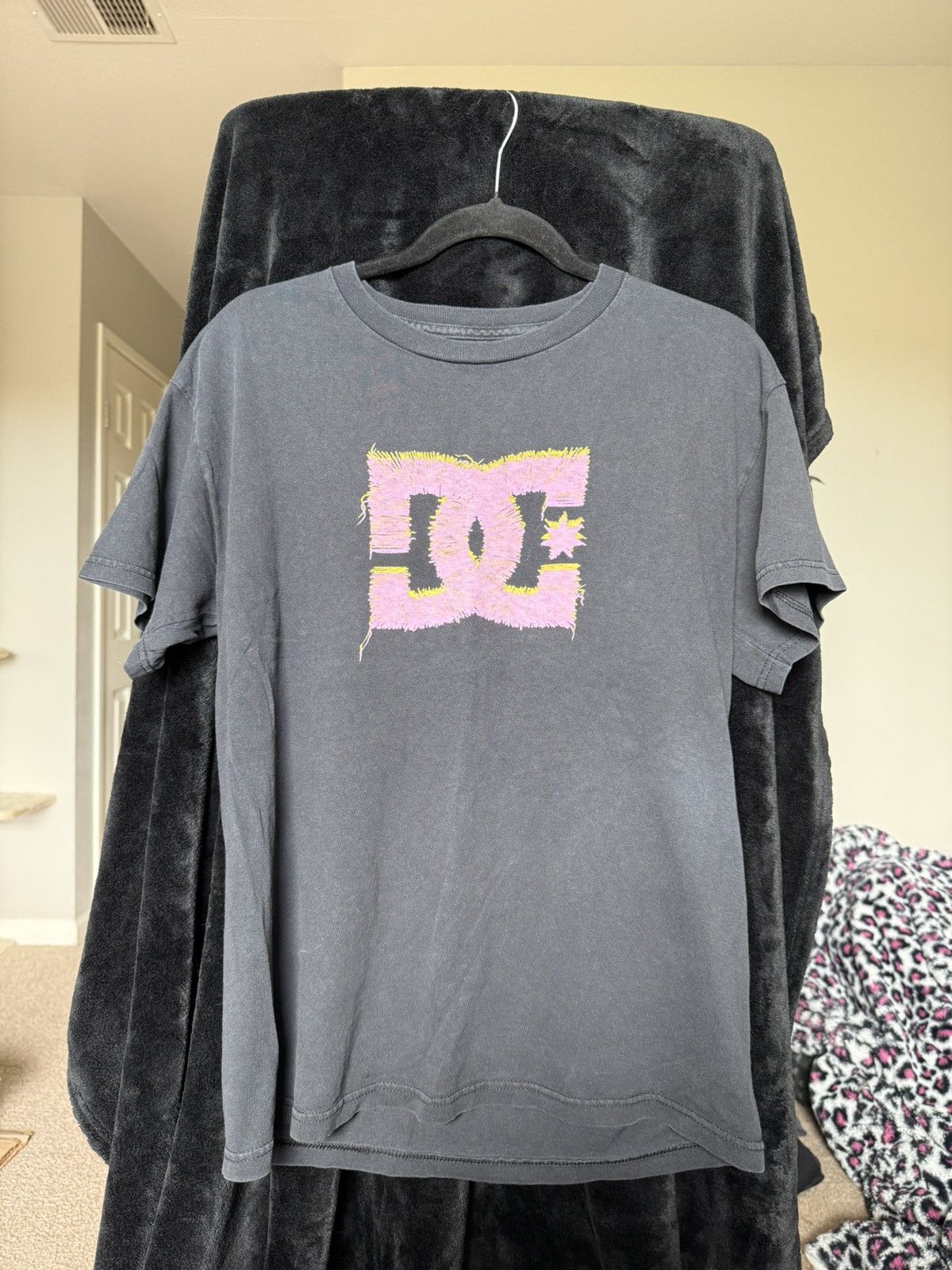 DC DC Shoes Logo Tee Y2K Skate Streetwear Size US M / EU 48-50 / 2 - 1 Thumbnail