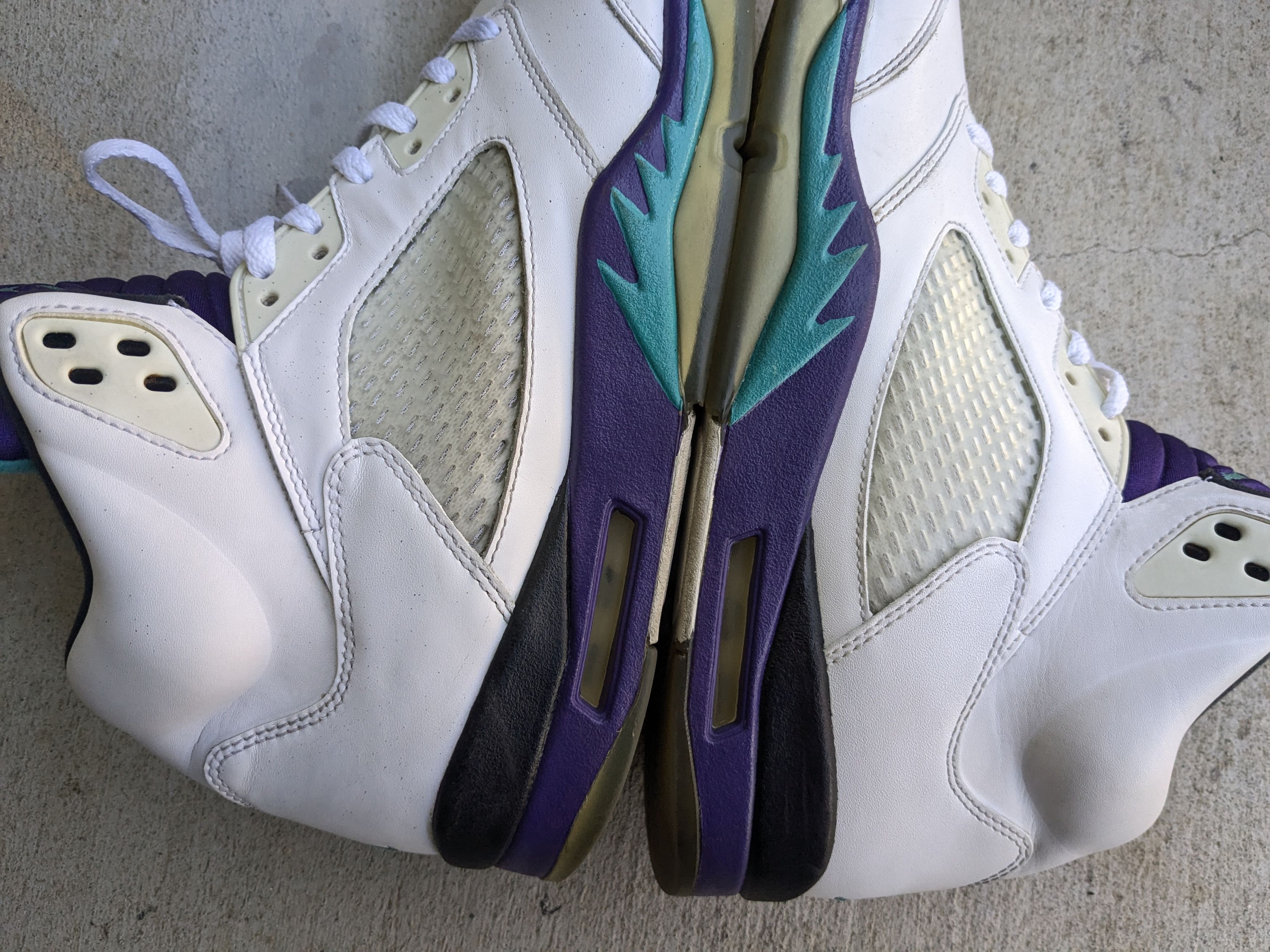 Jordan Brand Nike Air Jordan 5 Retro Grape 2013 White Purple 136027-108 Size US 12 / EU 45 - 9 Thumbnail